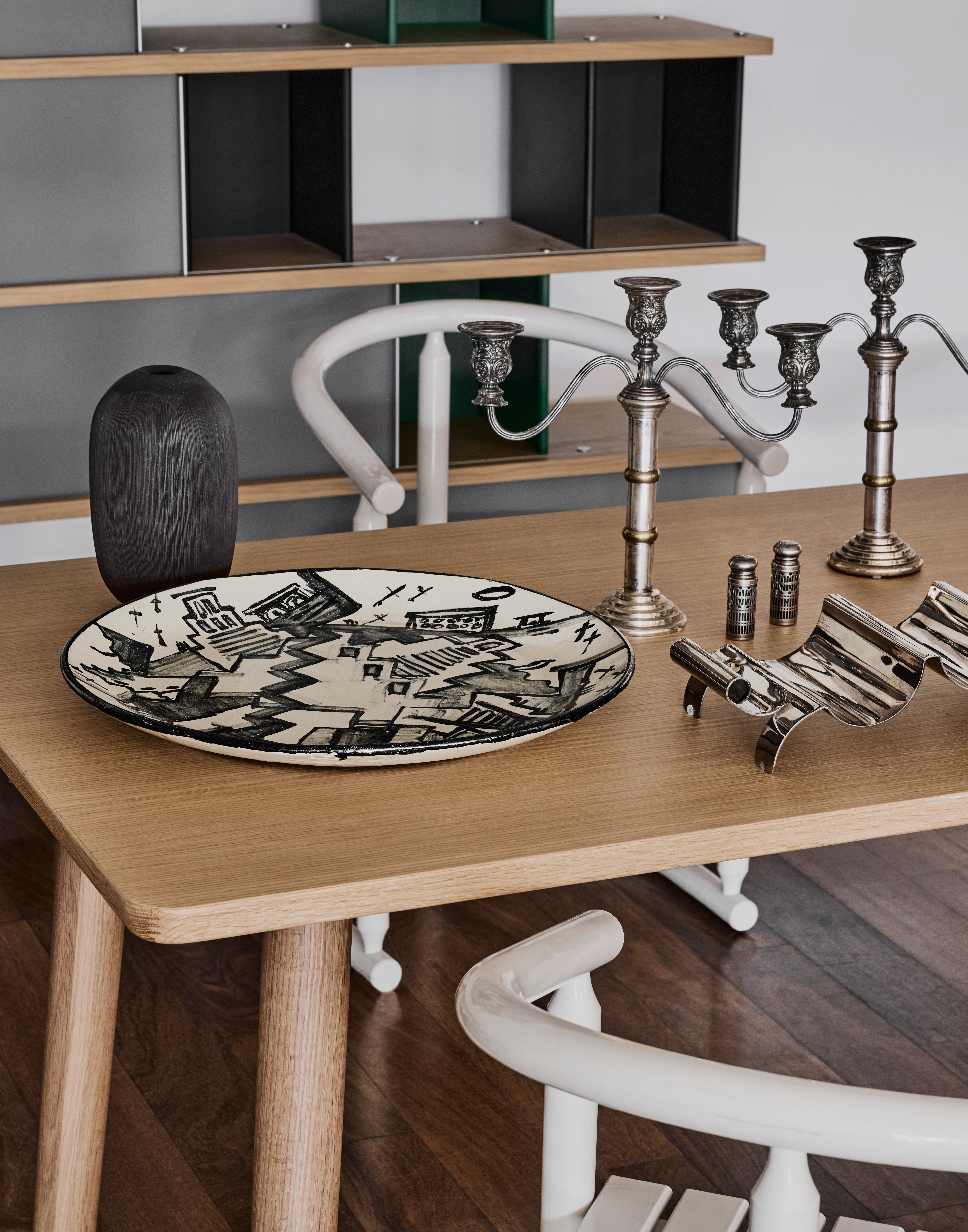 Allmilmö weiße Bugholzstühle, vierteilig (Skandinavische Moderne) im Angebot