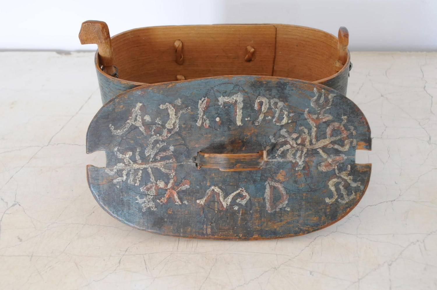 Allmoge Swedish box, inscribed and dated 1799, origin Sweden.