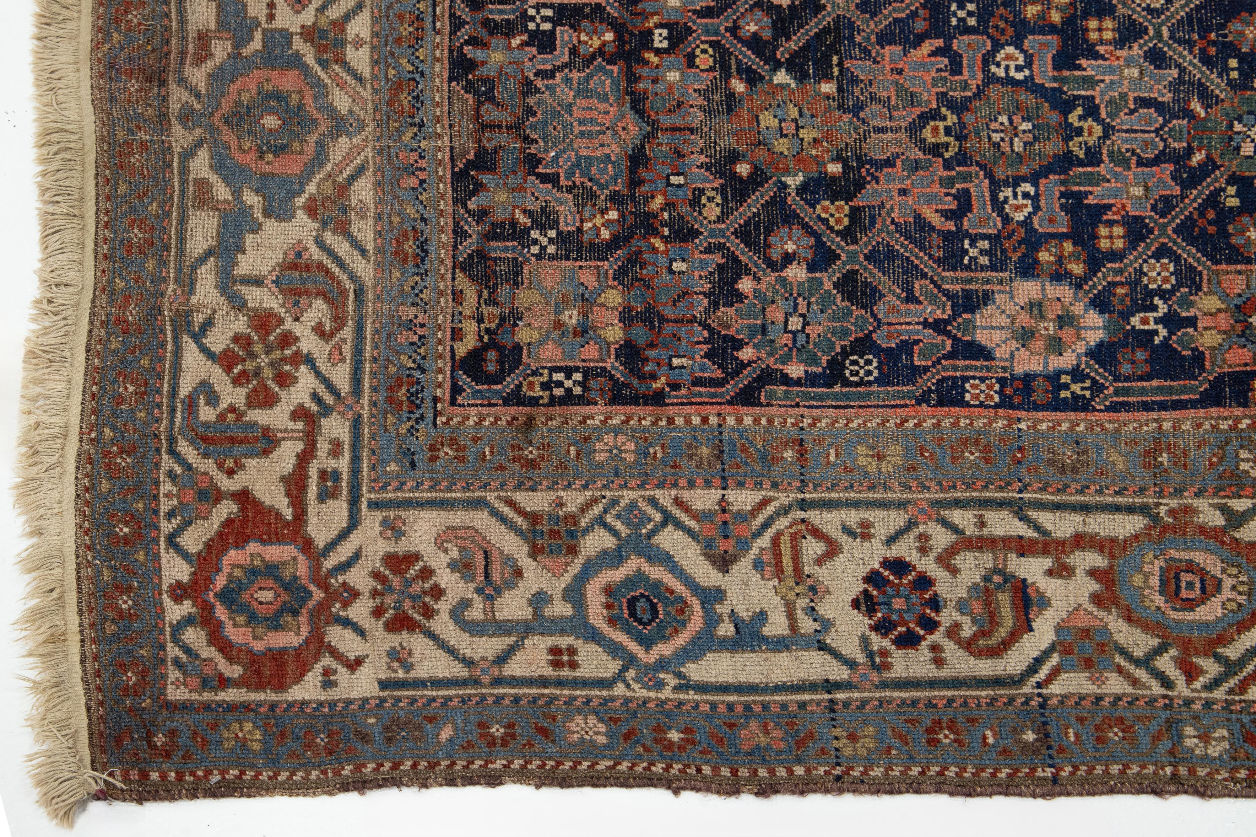 Antiker Bidjar Scatter-Wollteppich in Marineblau, Allover im Zustand „Gut“ im Angebot in Norwalk, CT