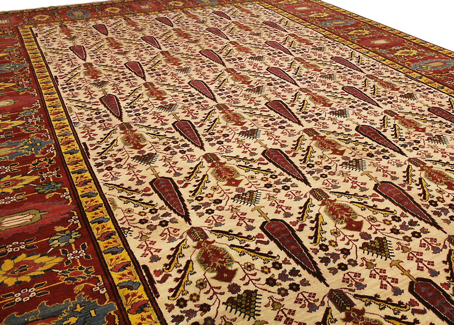 Noué à la main Tapis Qarabag caucasien ancien en laine beige entièrement recouvert de caucasien, 19ème siècle en vente