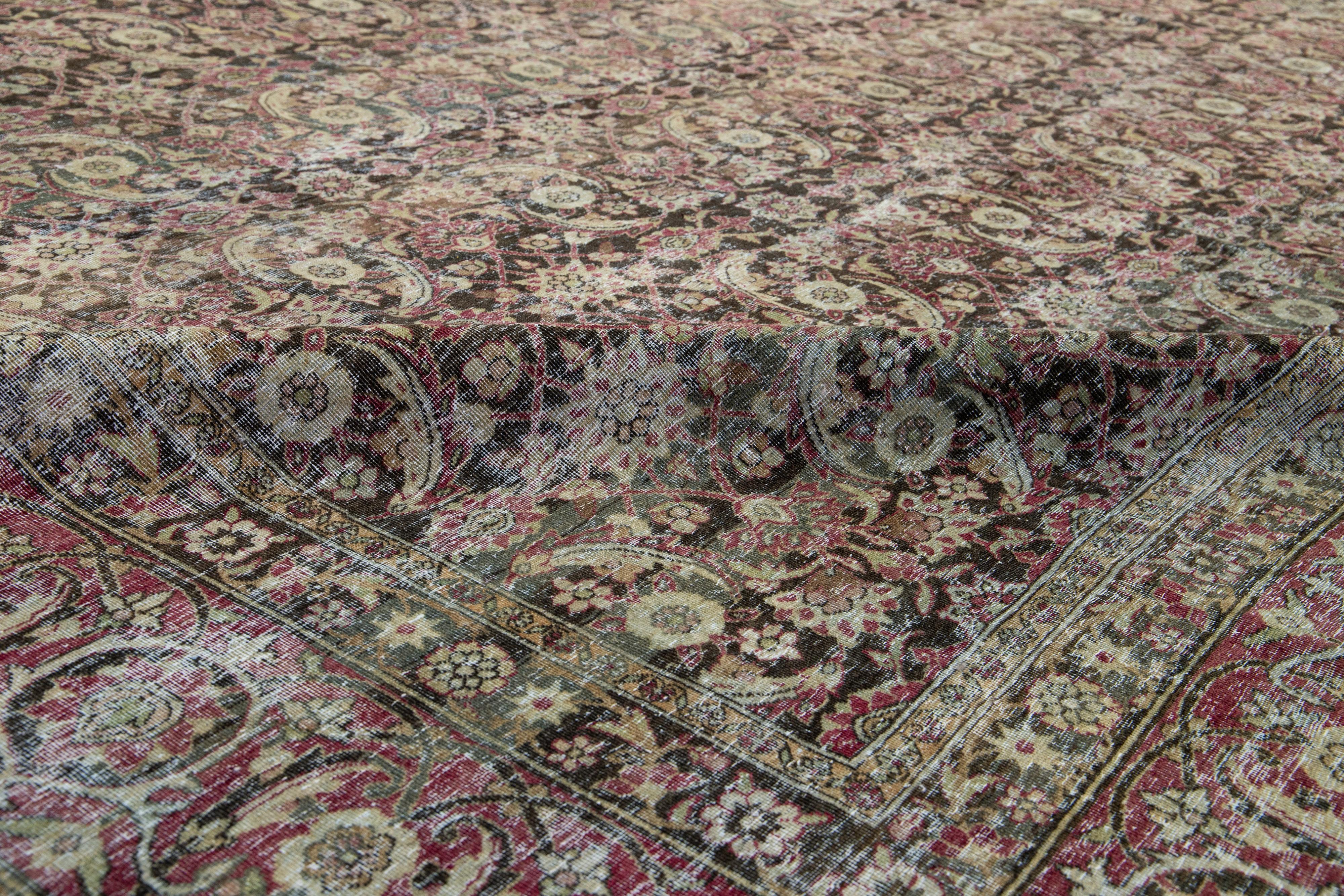 Tapis ancien en laine persane Design/One, coloris Brown Bon état - En vente à Norwalk, CT