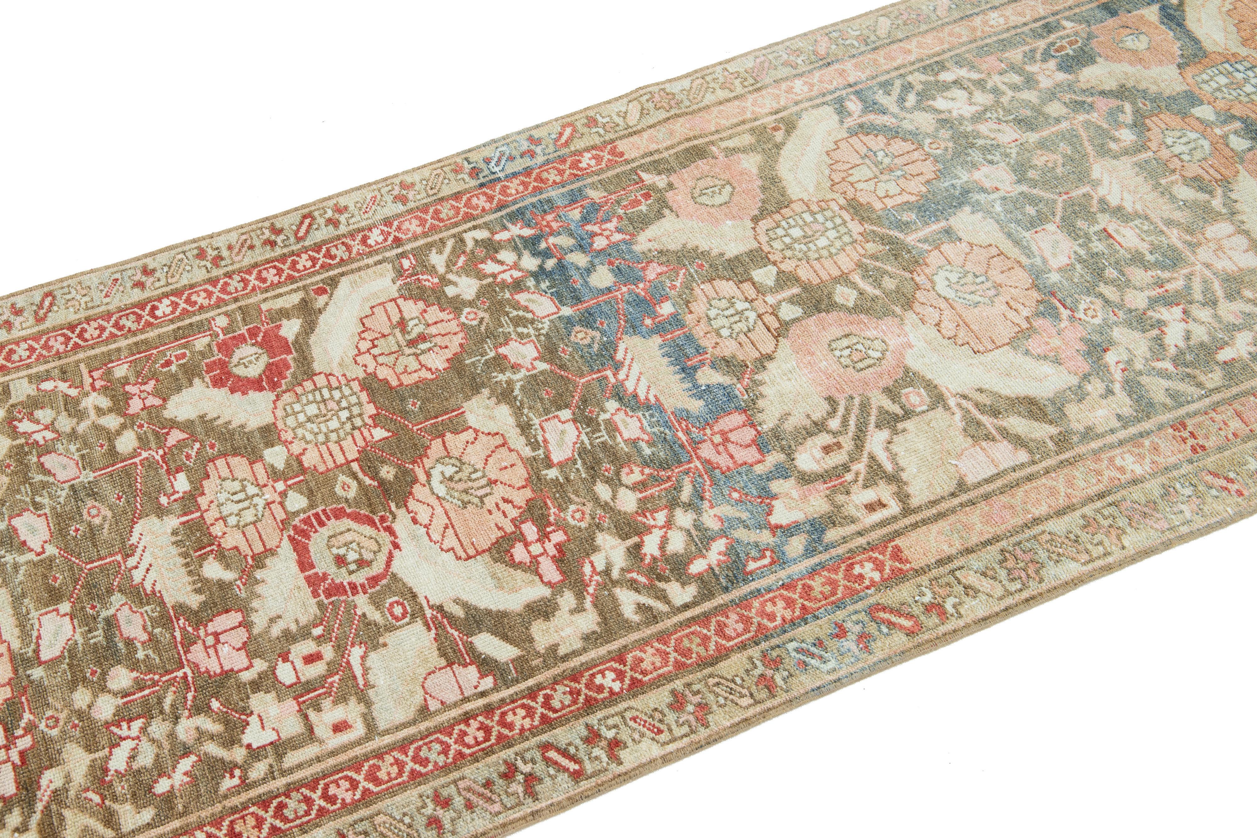 Noué à la main Tapis de course ancien en laine persane Heriz Allover Design des années 1920, de couleur Brown en vente