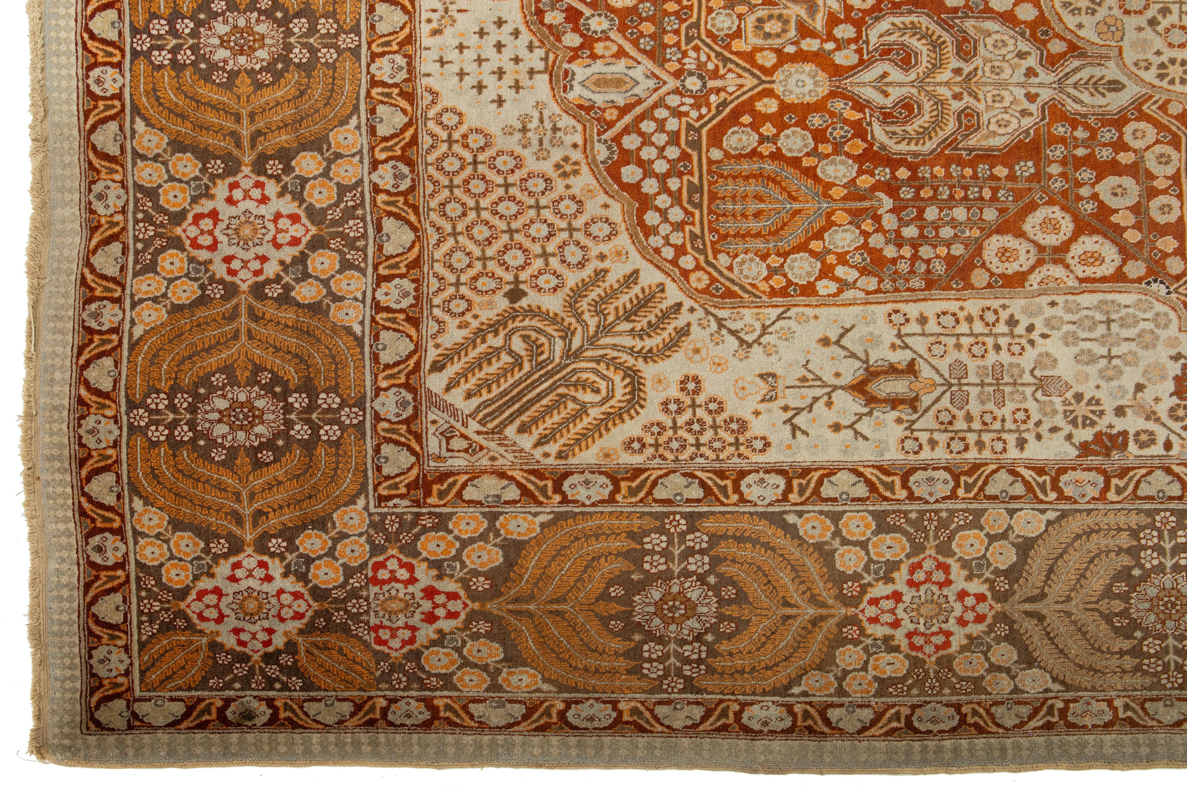 Tappeto Tabriz antico persiano in lana arancione con disegno a trifoglio in vendita 1