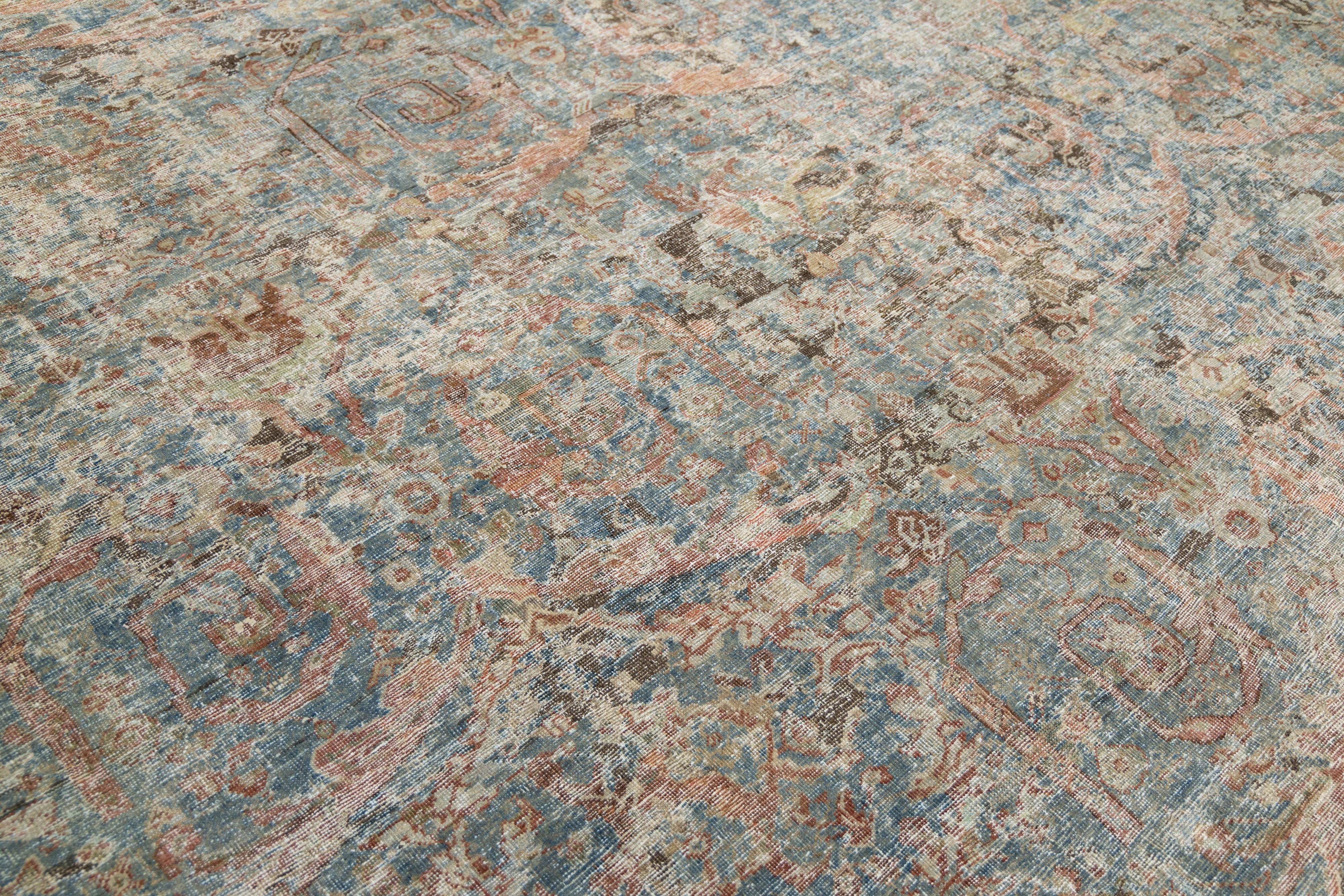 Allover entworfene handgefertigte Mahal Wollteppich in gedämpften Blau aus den 1900er Jahren im Angebot 1