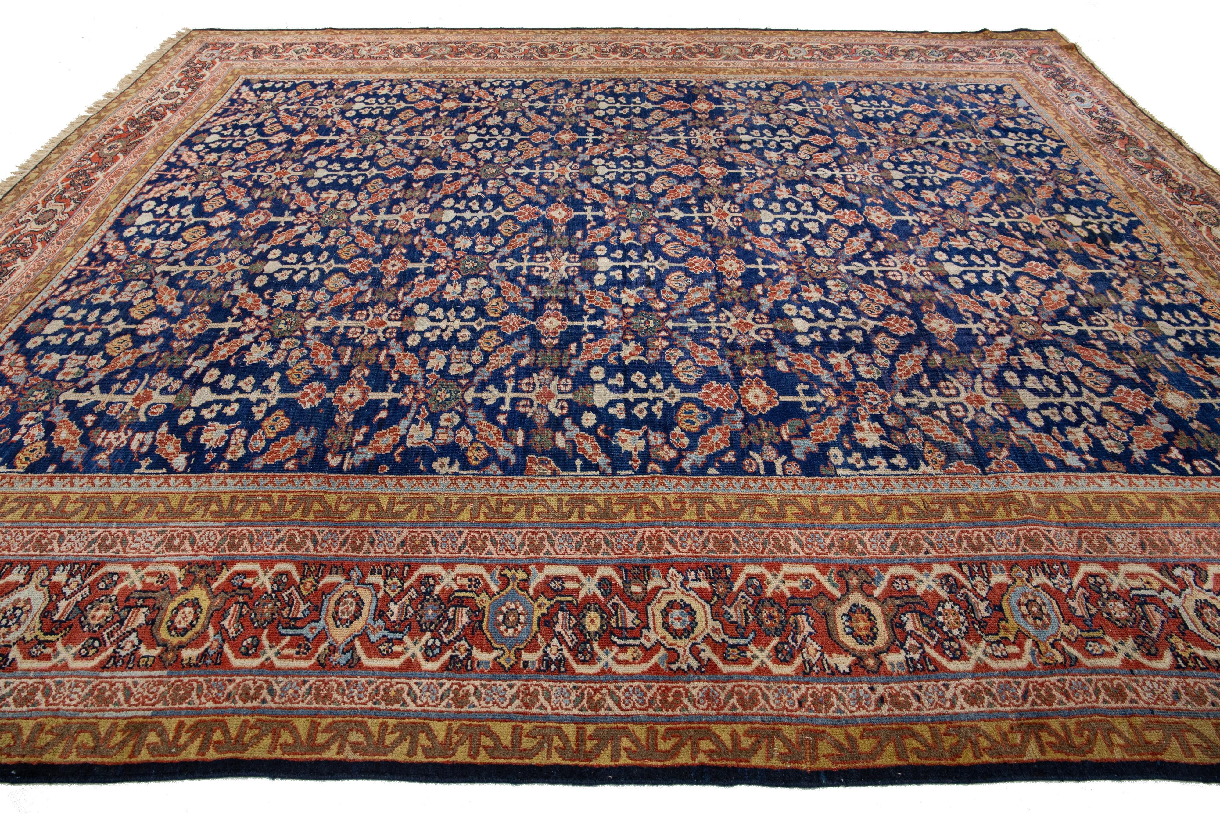 Allover entworfene handgefertigte Mahal Wollteppich in Marineblau aus den 1900er Jahren im Zustand „Gut“ im Angebot in Norwalk, CT
