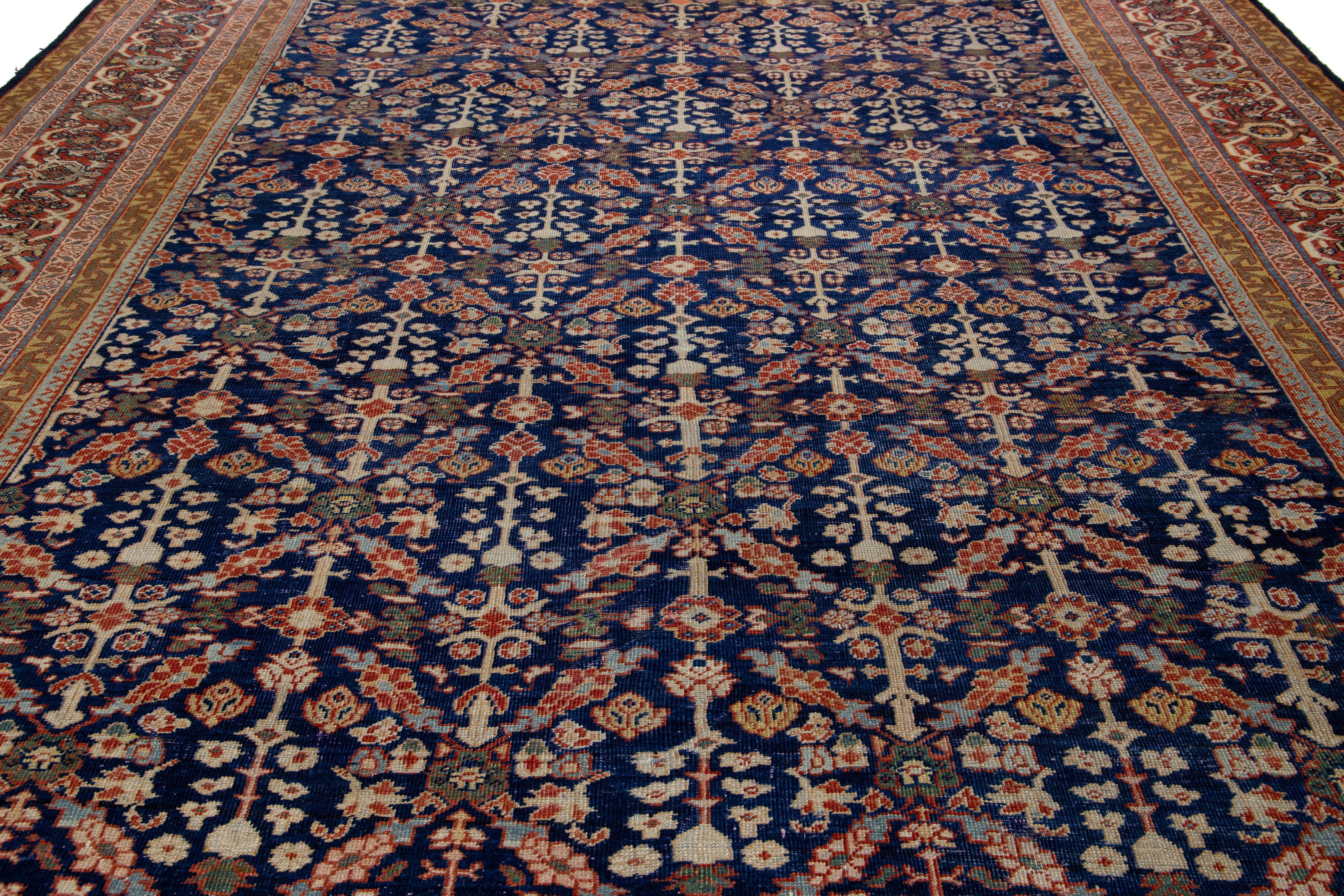 Allover entworfene handgefertigte Mahal Wollteppich in Marineblau aus den 1900er Jahren (Wolle) im Angebot