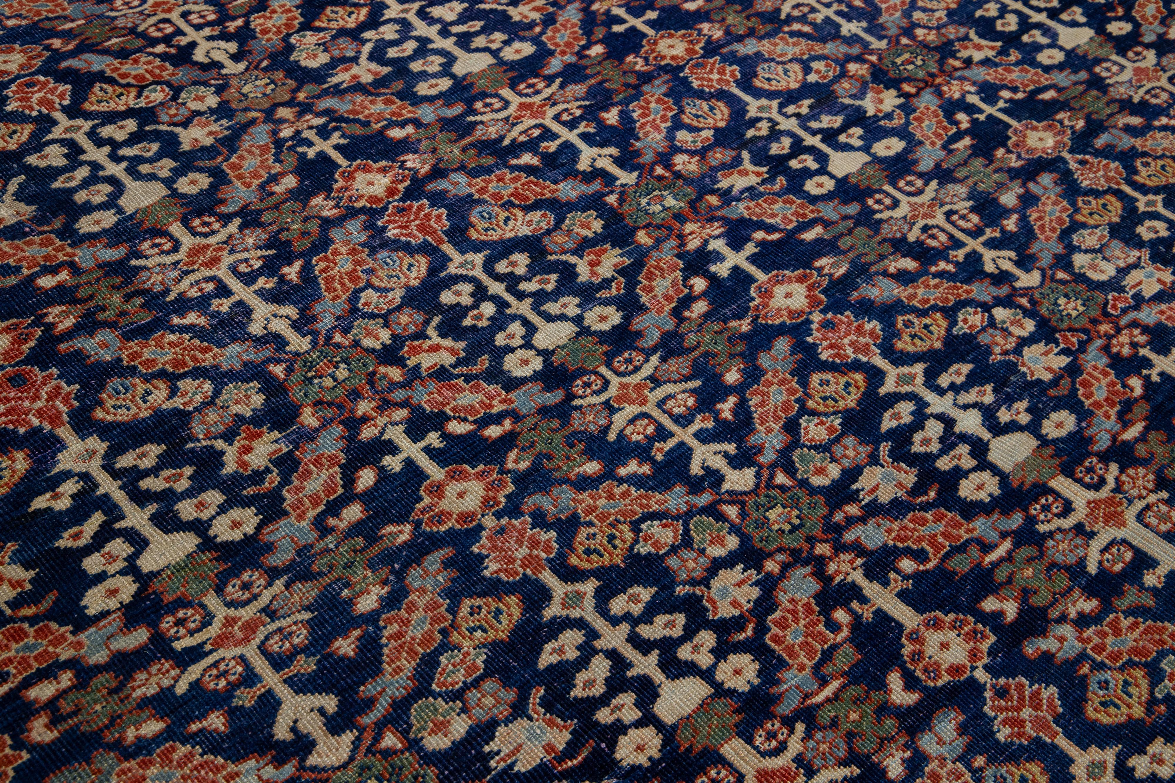 Allover entworfene handgefertigte Mahal Wollteppich in Marineblau aus den 1900er Jahren im Angebot 1