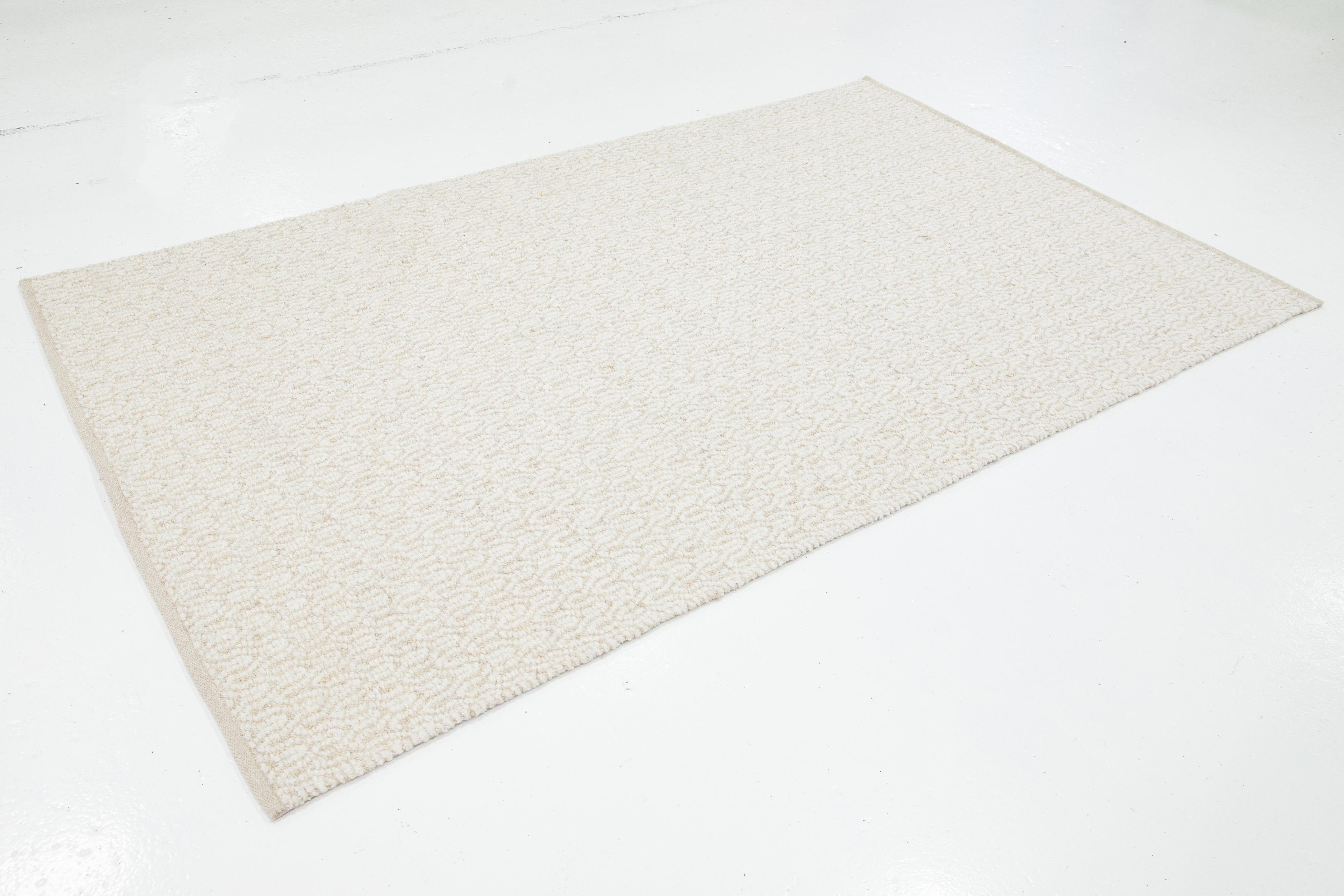 Indiano Tappeto Allover Designed in lana Texture in Beige di Apadana in vendita