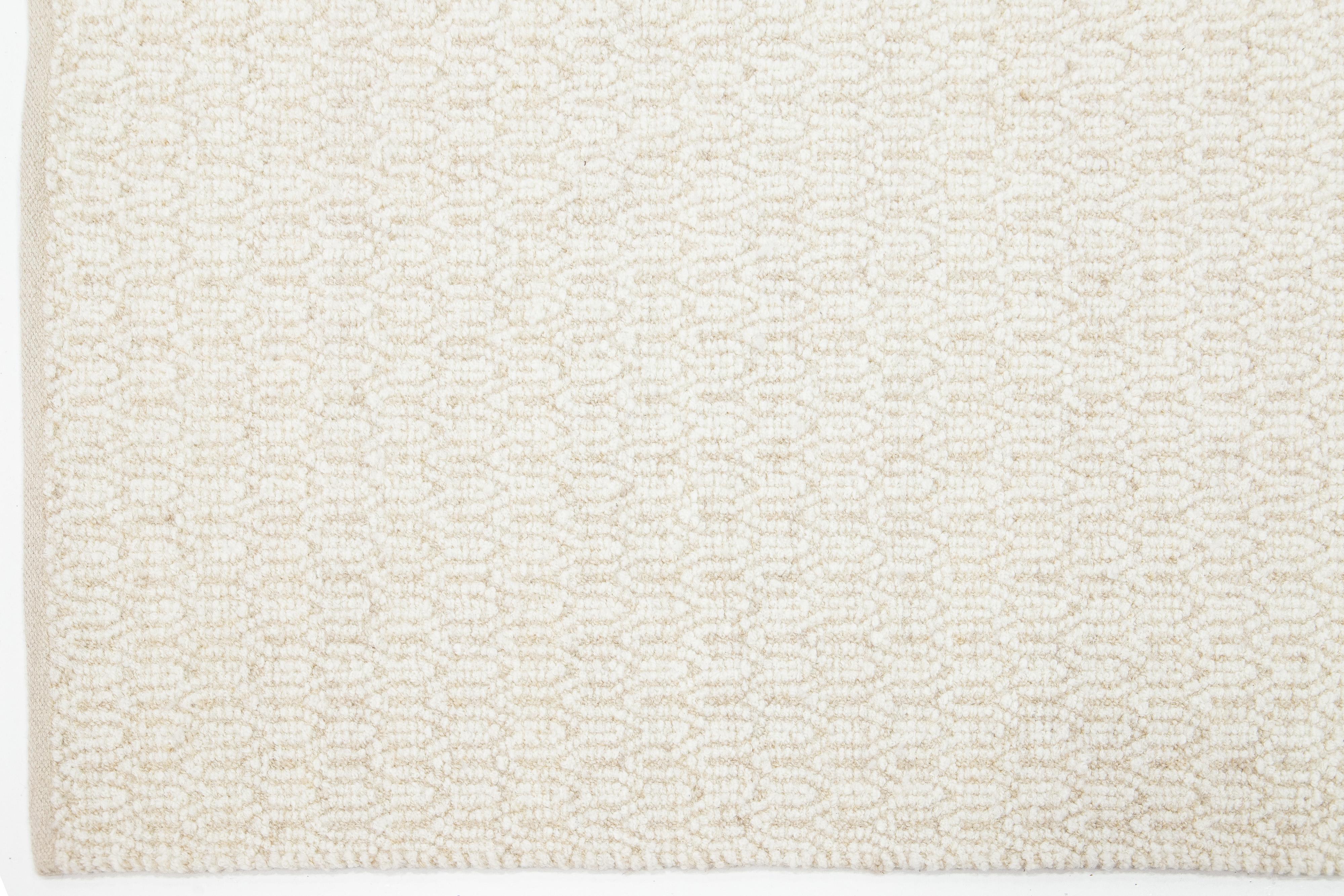 XXI secolo e contemporaneo Tappeto Allover Designed in lana Texture in Beige di Apadana in vendita