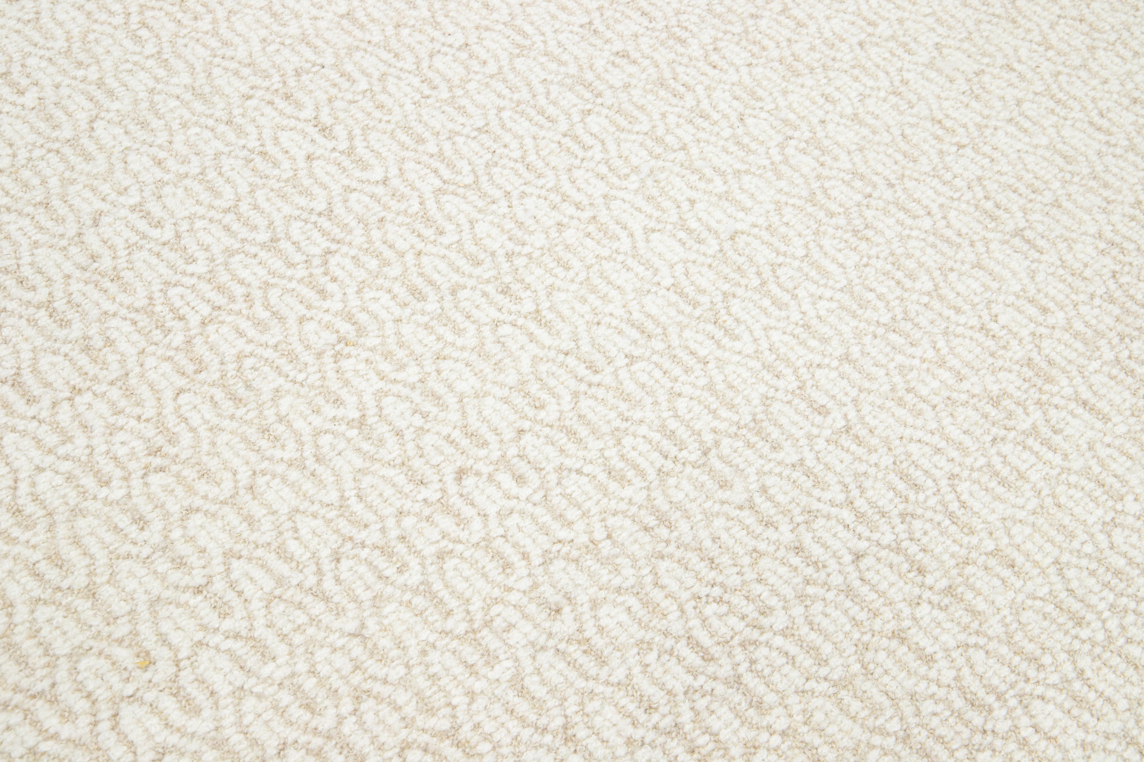 Tappeto Allover Designed in lana Texture in Beige di Apadana in vendita 1