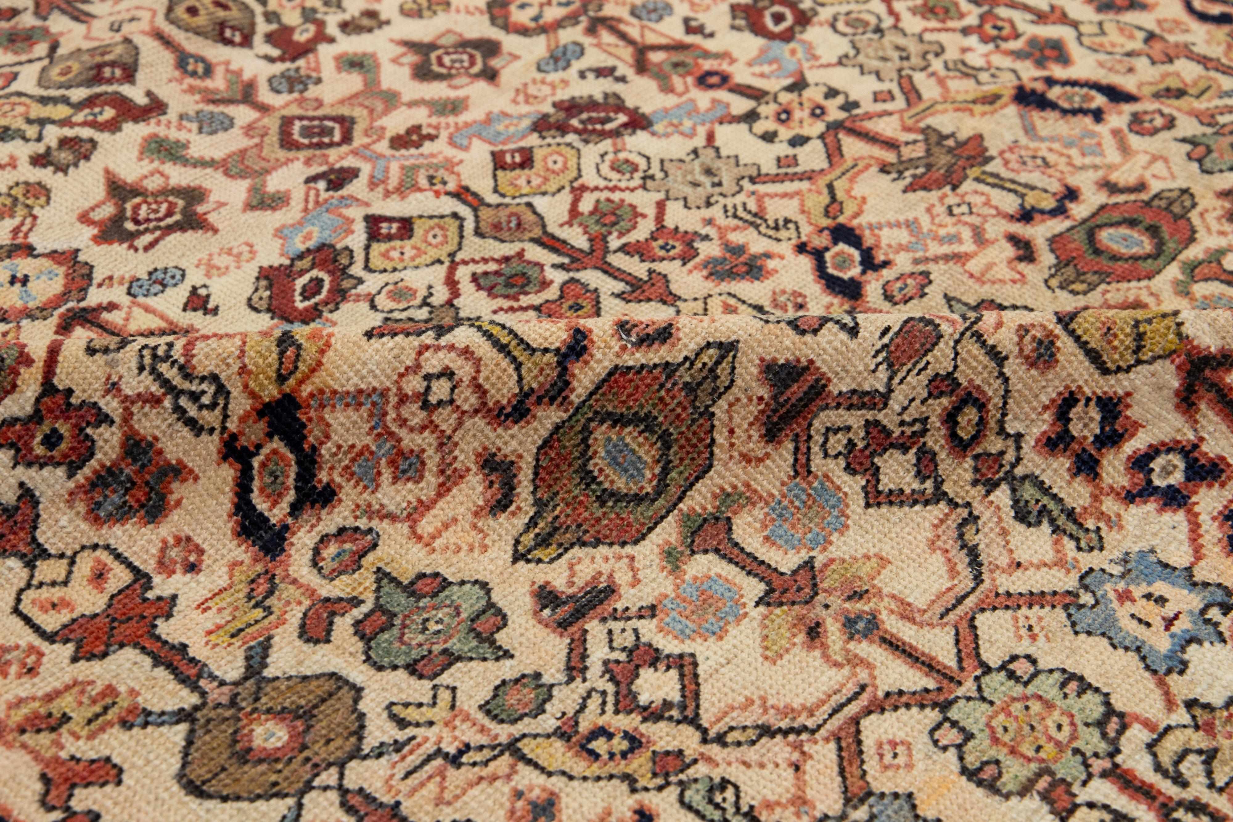 Allover Floral Designed Handmade Mahal Wolle Teppich in Beige aus den 1920er Jahren (Islamisch) im Angebot