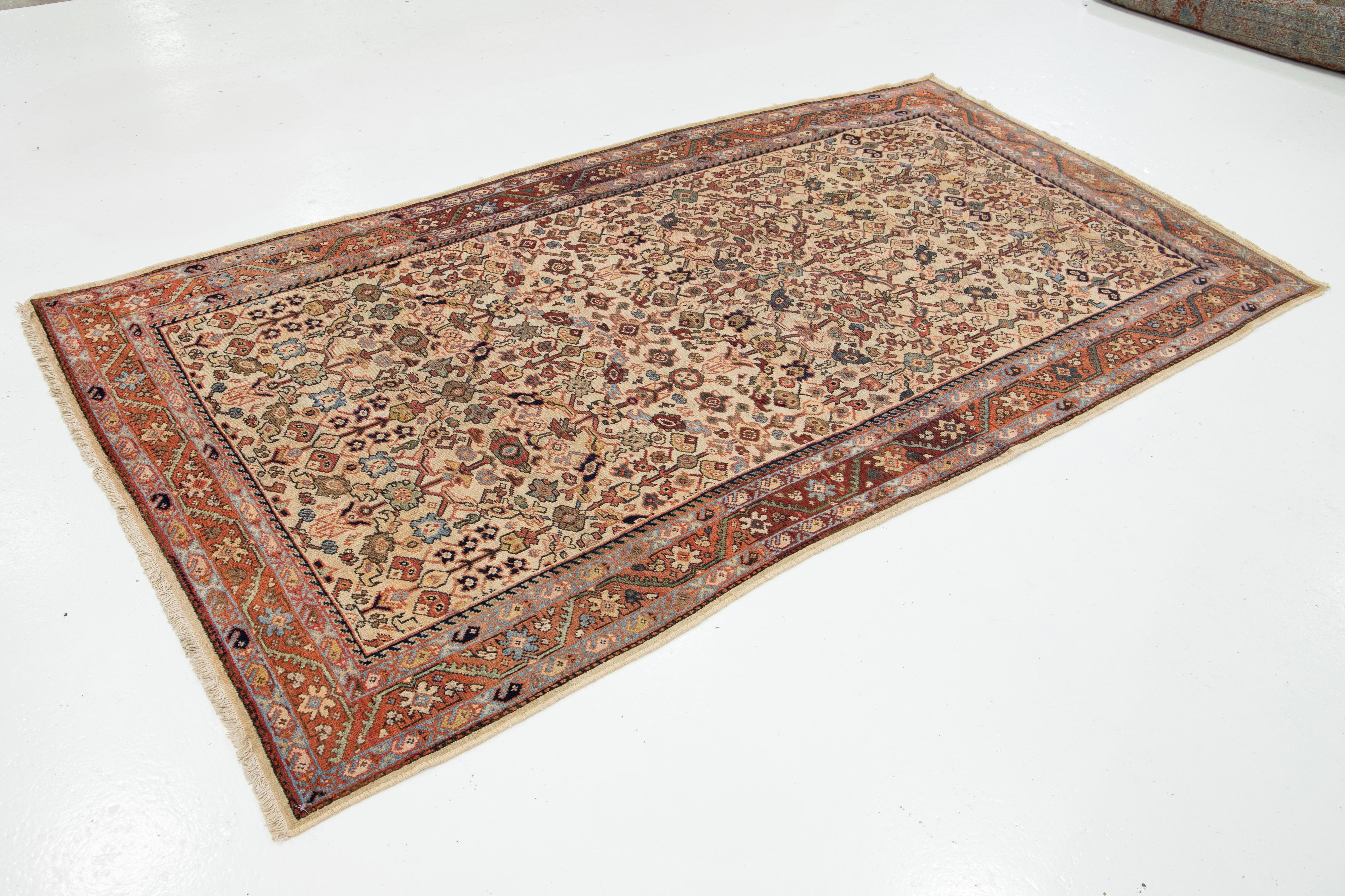Allover Floral Designed Handmade Mahal Wolle Teppich in Beige aus den 1920er Jahren (Persisch) im Angebot