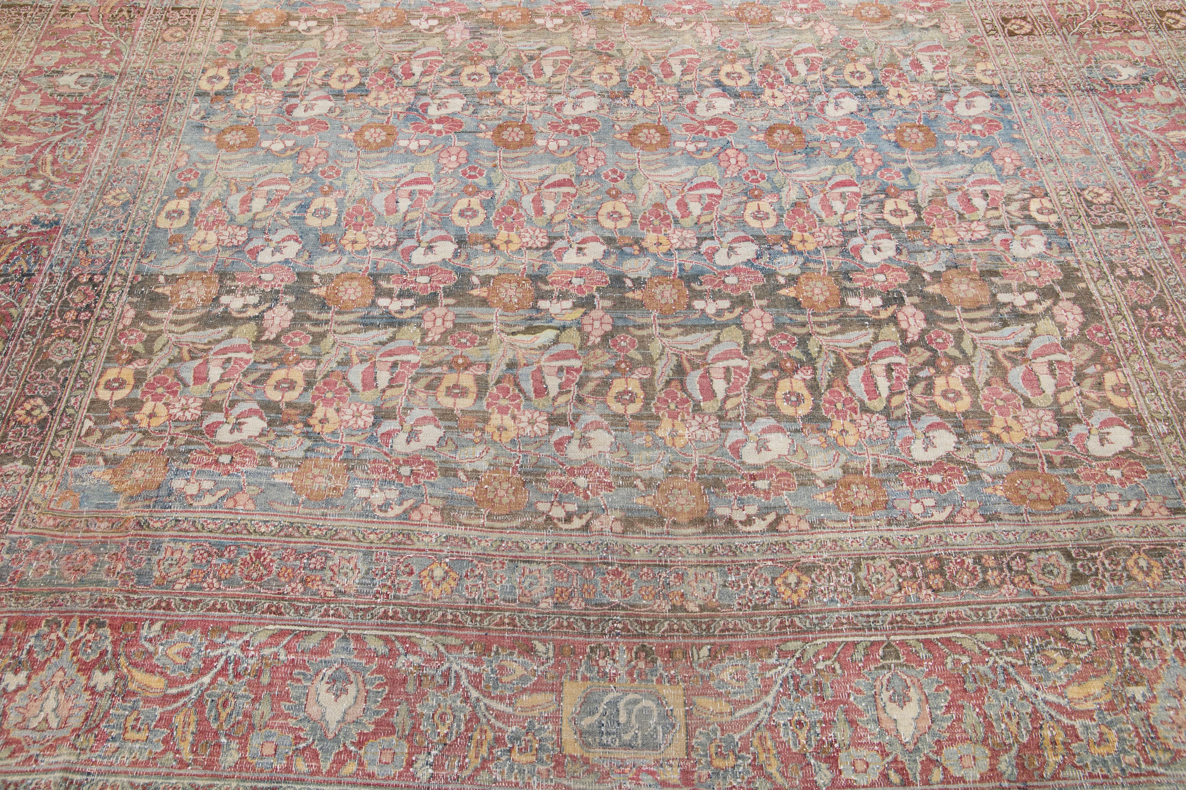 Noué à la main Tapis Mahal ancien en laine à motifs floraux fait à la main dans les tons terreux en vente