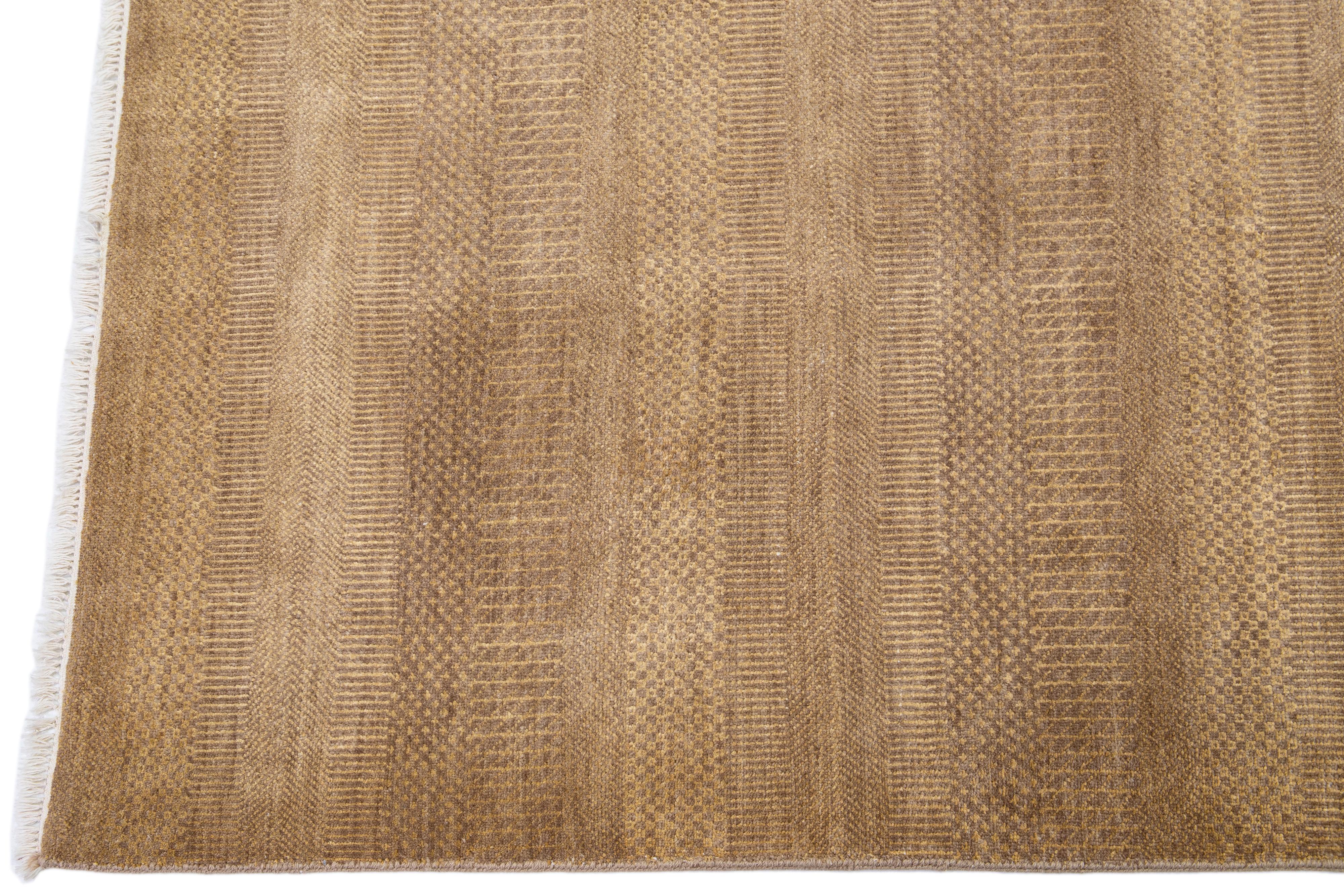 Allover Geometric Modern Handmade Savannah Wool Rug In Brown For Sale 1