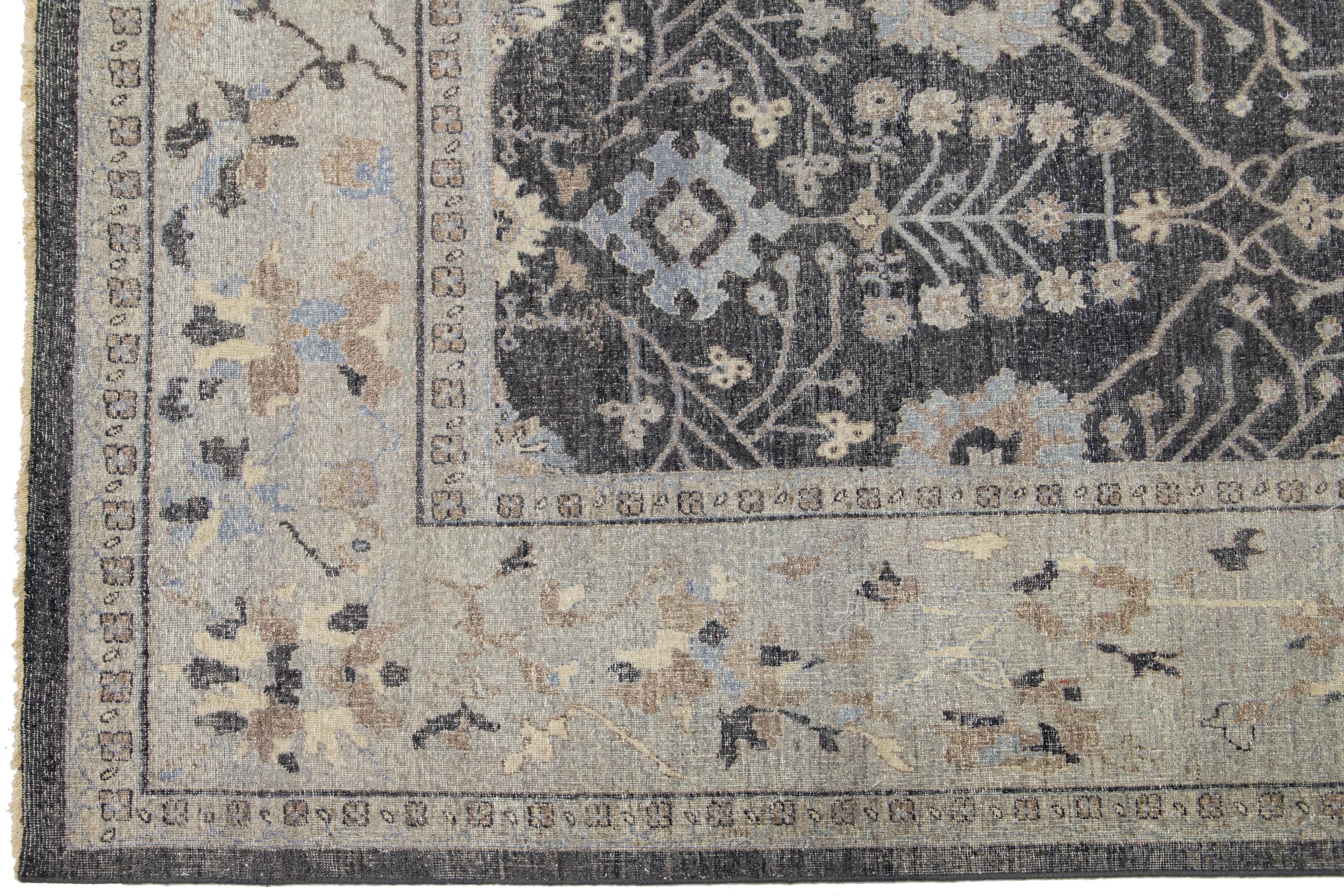 Allover Moderner Mahal-Teppich aus indischer Wolle in Holzkohle von Apadana im Zustand „Neu“ im Angebot in Norwalk, CT