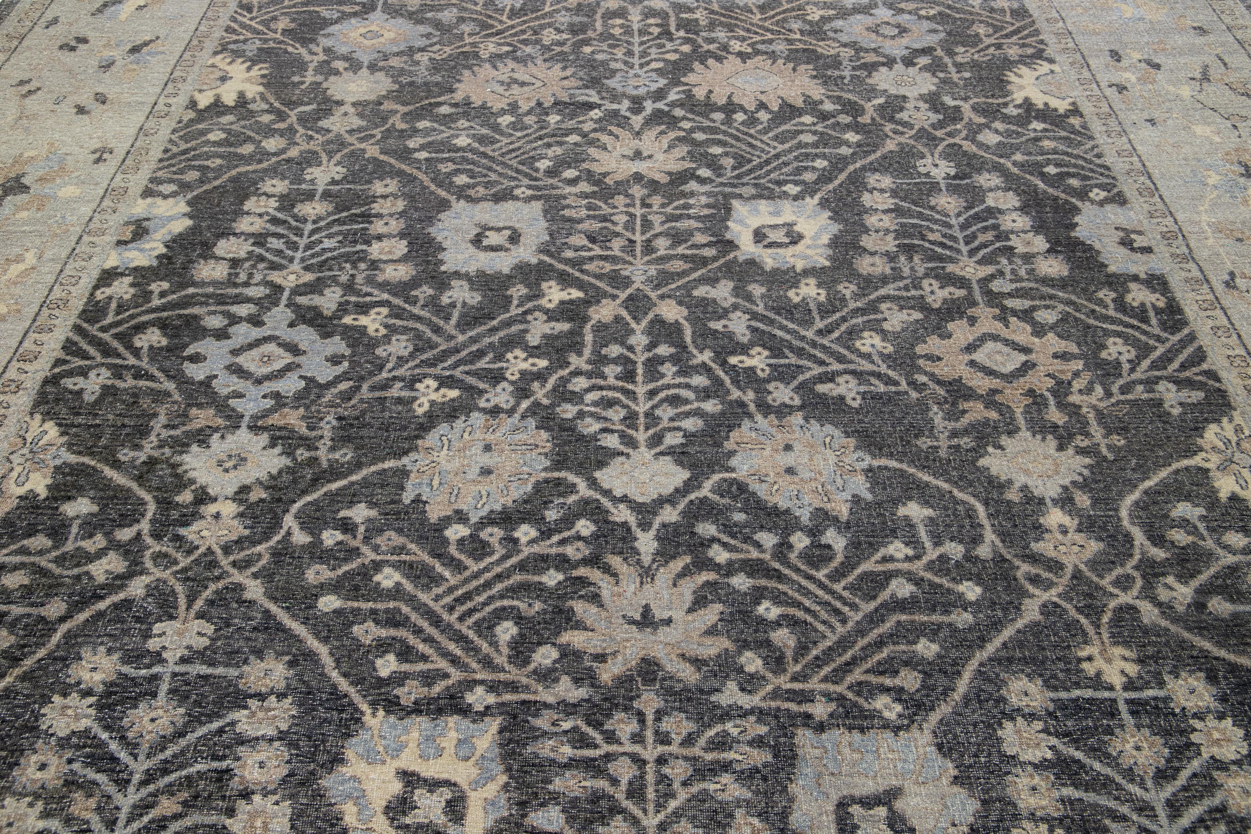 Allover Moderner Mahal-Teppich aus indischer Wolle in Holzkohle von Apadana (21. Jahrhundert und zeitgenössisch) im Angebot