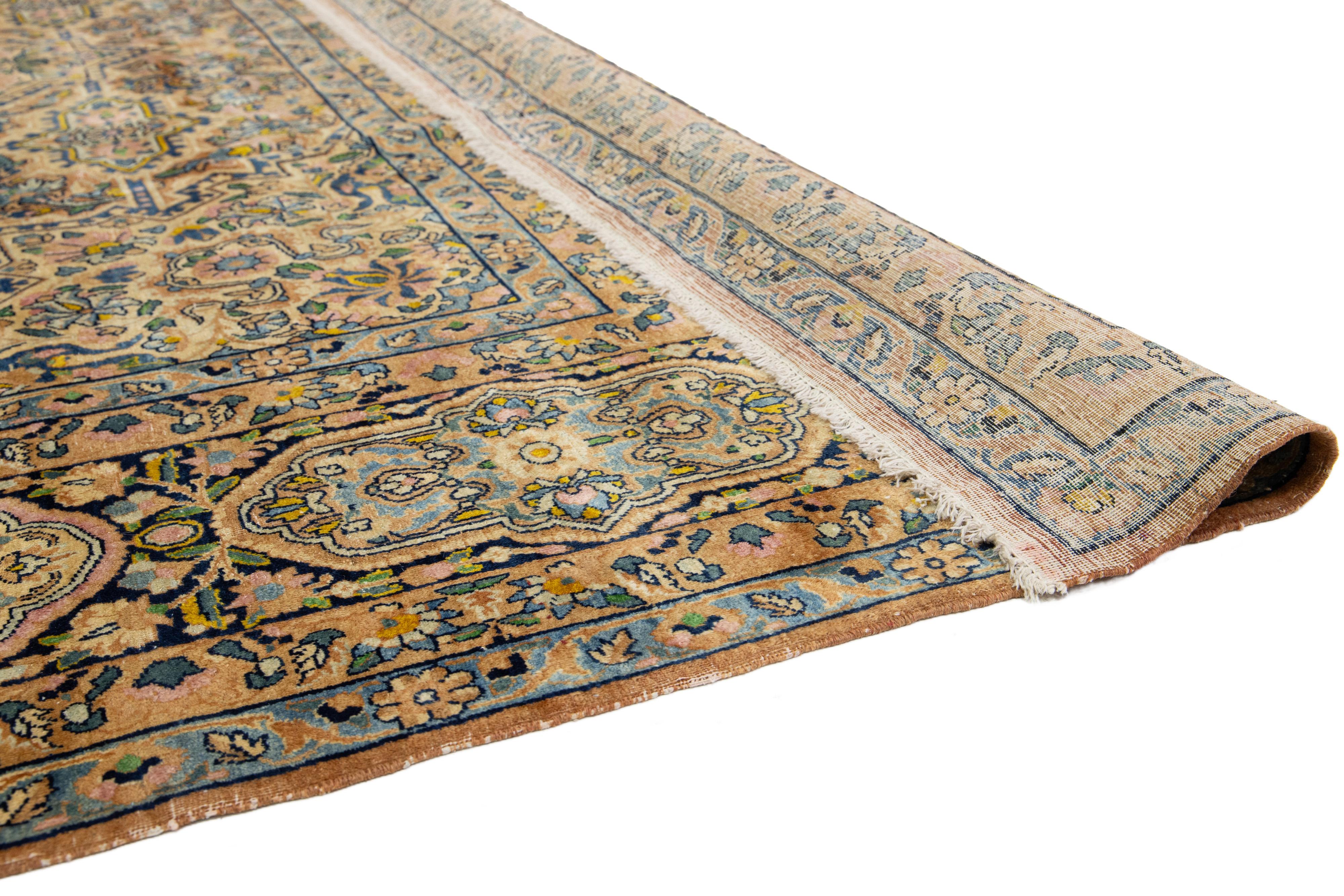 Allover-Motiv Antiker handgeknüpfter Kerman-Wollteppich in Brown (Kirman) im Angebot
