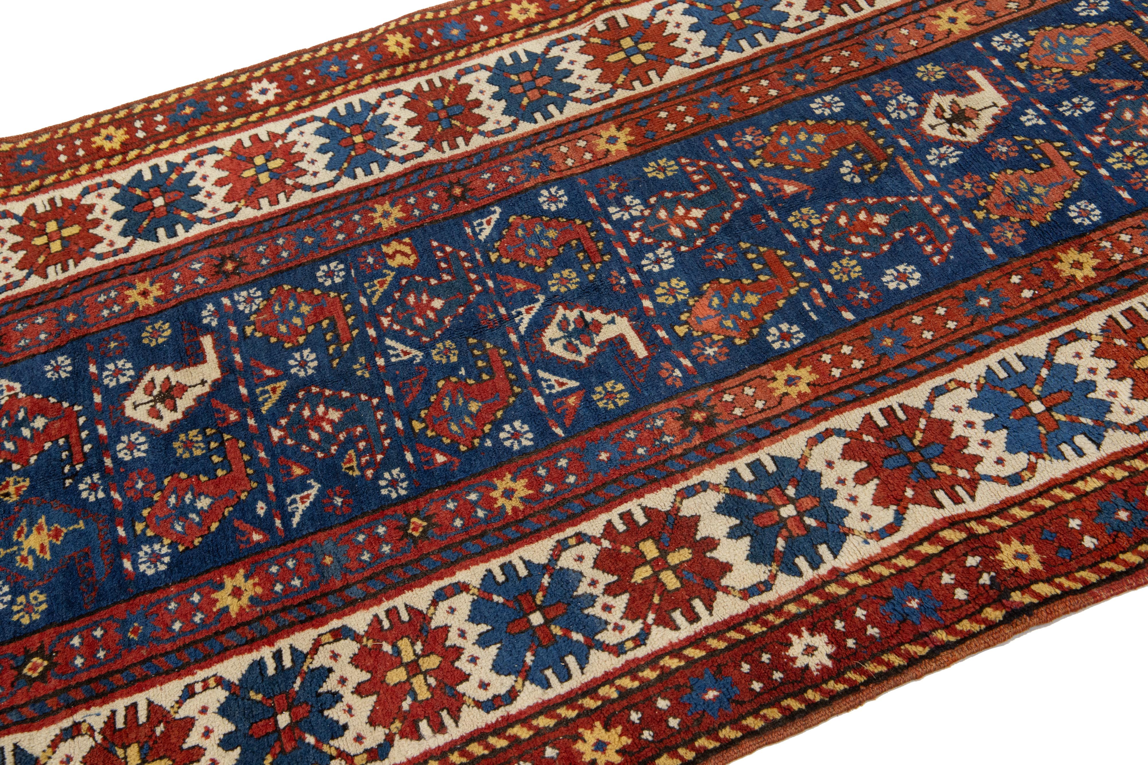 Allover Vintage Kaukasischer Kazak-Blauer Woll-Läufer (Handgeknüpft) im Angebot
