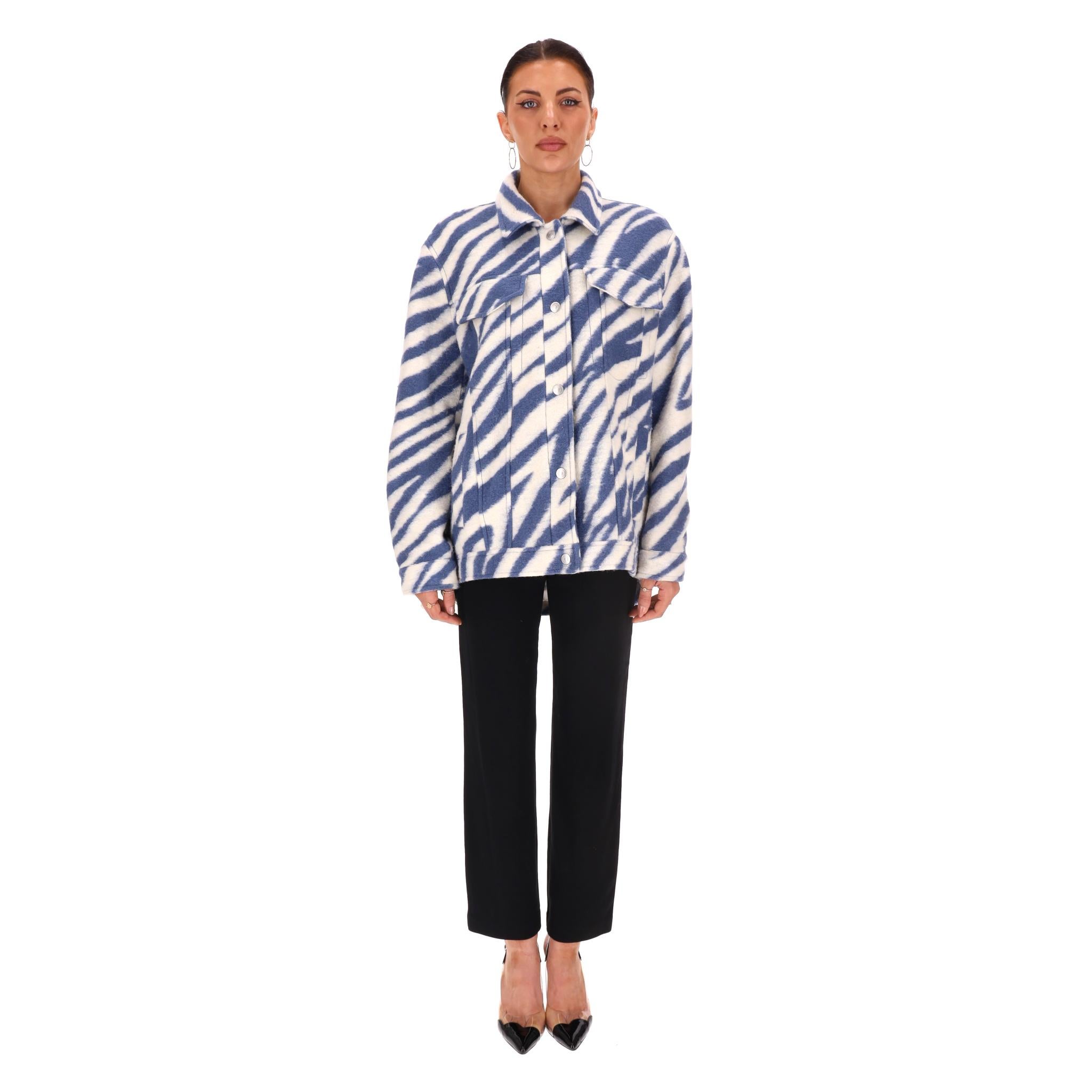AllSaints Zebra Stripe Wool Shacket/Jacket

White and blue 'Faye' Jacket crafted from wool blend in the zebra-stripe colourway

Designed with a relaxed, shacket-style silhouette with a snap-button front closure and flap chest pockets.

Rrp Approx.