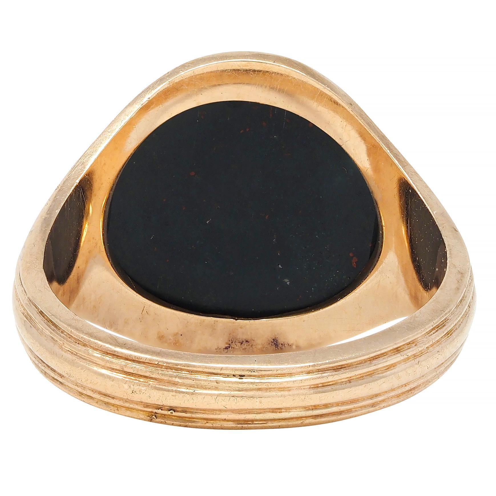 Women's or Men's Allsop Bros. Early Art Deco Bloodstone 14 Karat Yellow Gold Antique Signet Ring For Sale