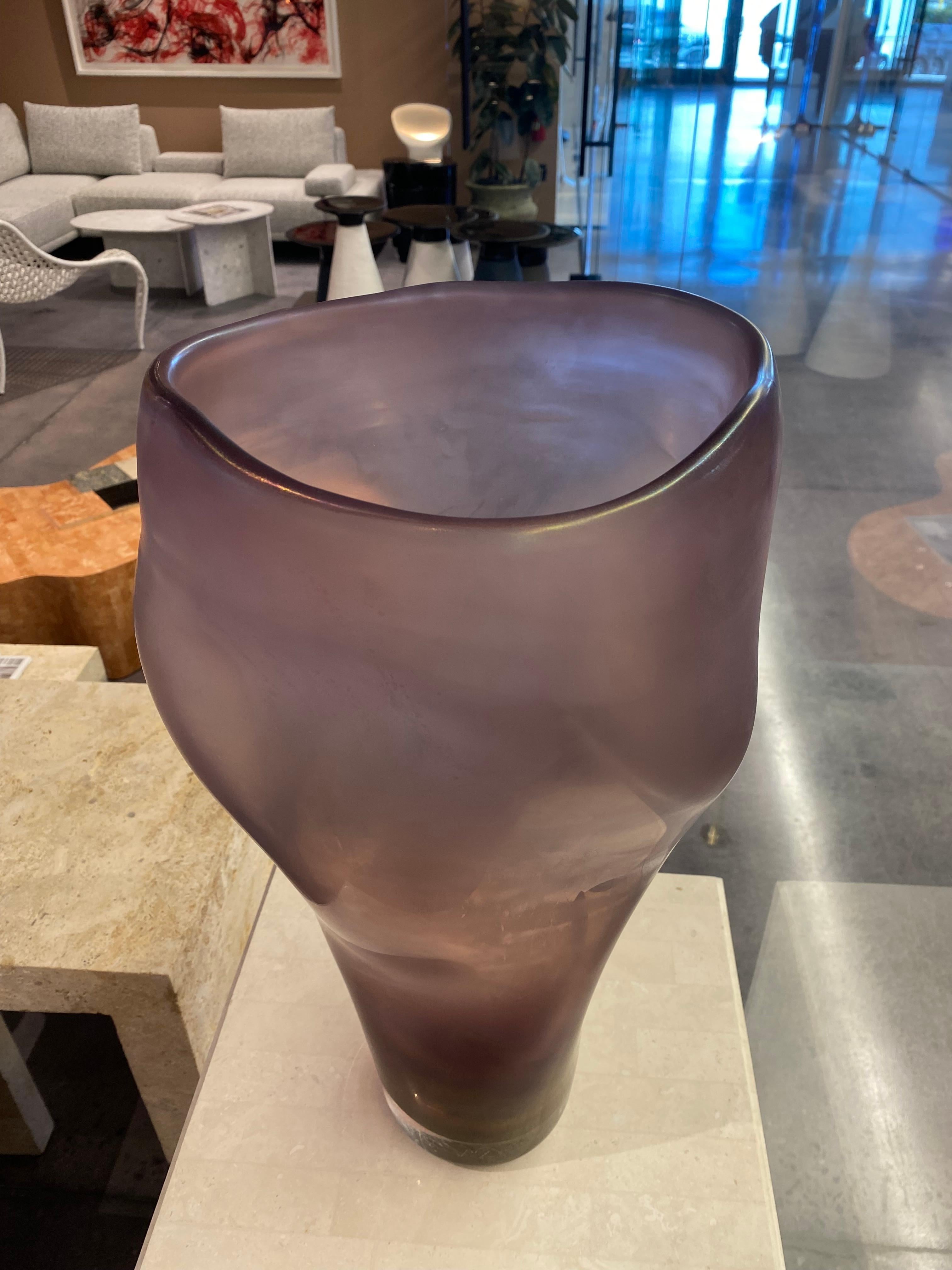 Allungato Handblown Murano Glass Vase In New Condition For Sale In Hollywood, FL
