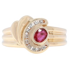 Atractivo Anillo en Racimo de Oro Amarillo de 14 K con Rubí y Diamantes Naturales de 0,38 ct