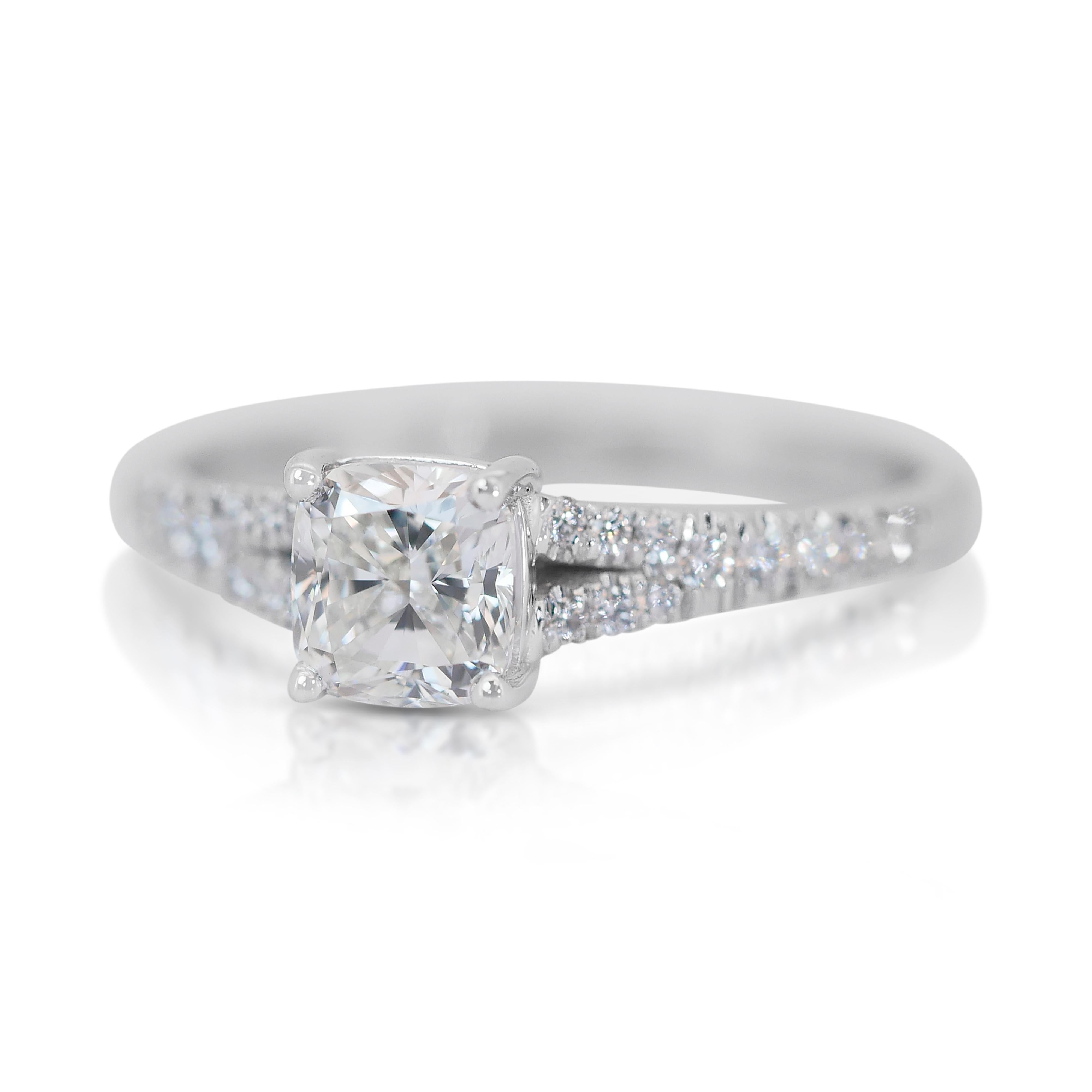 Verführerischer 1,16 Karat Doppelt ausgezeichneter Idealschliff Diamanten Pave-Ring aus 18 Karat Weißgold (Kissenschliff) im Angebot