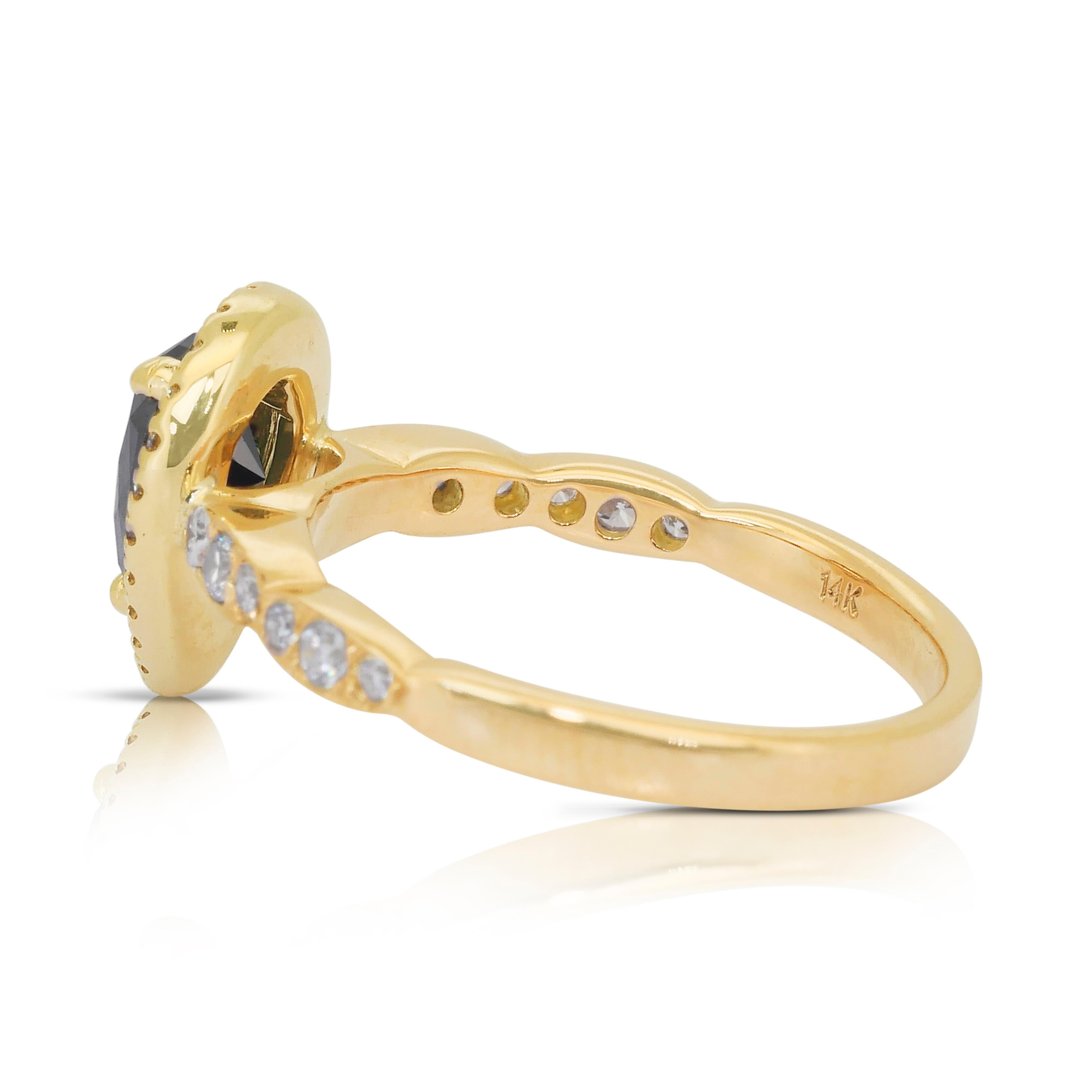 Superbe bague halo de diamants de 1,18 carat en or jaune 14 carats, certifiée IGI Neuf - En vente à רמת גן, IL