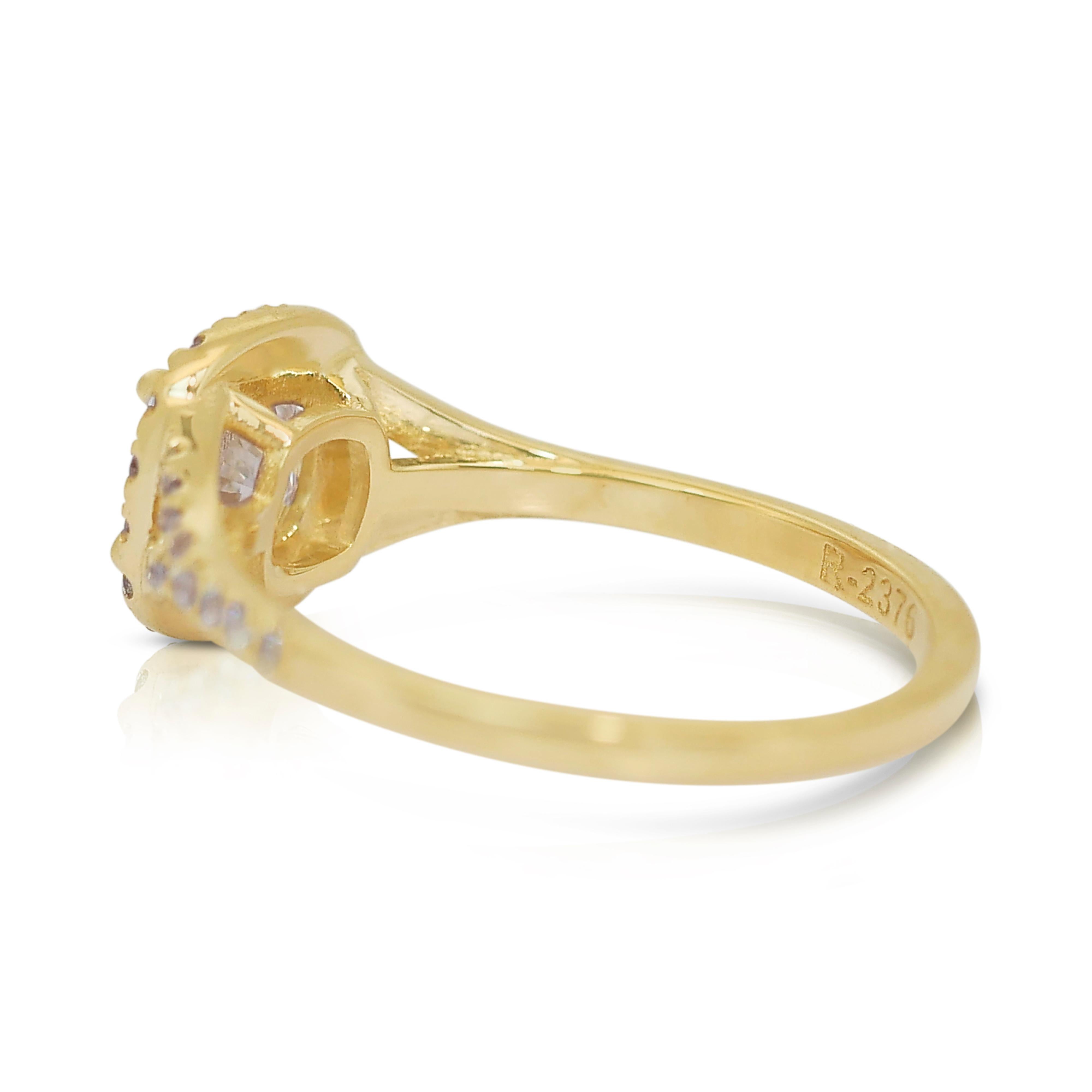 Alluring 1.33ct Double Excellent Ideal Cut Diamonds Halo Ring in 14k Yellow Gold In New Condition For Sale In רמת גן, IL
