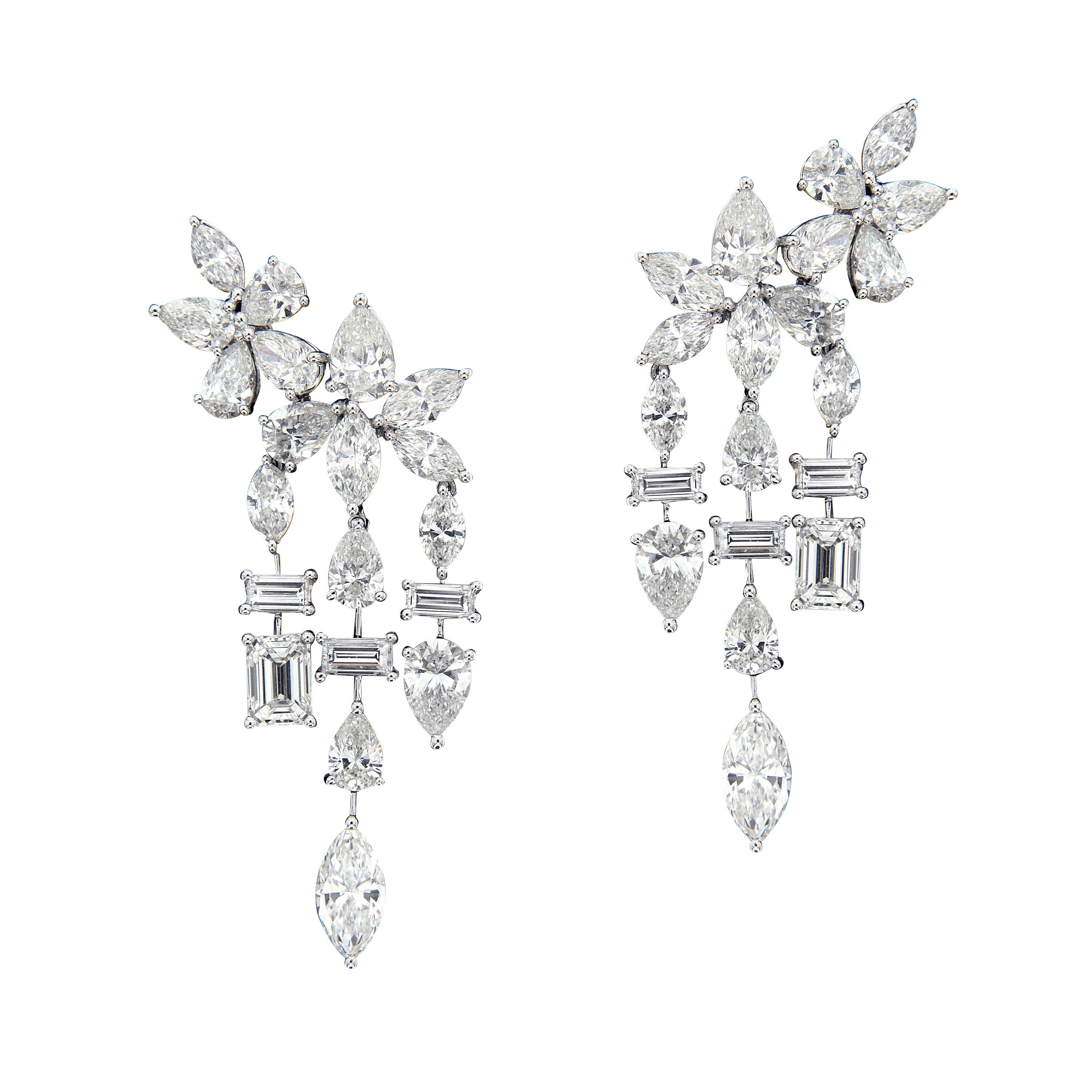 Alluring 18 Karat White Gold and Diamond Cocktail Earrings For Sale at