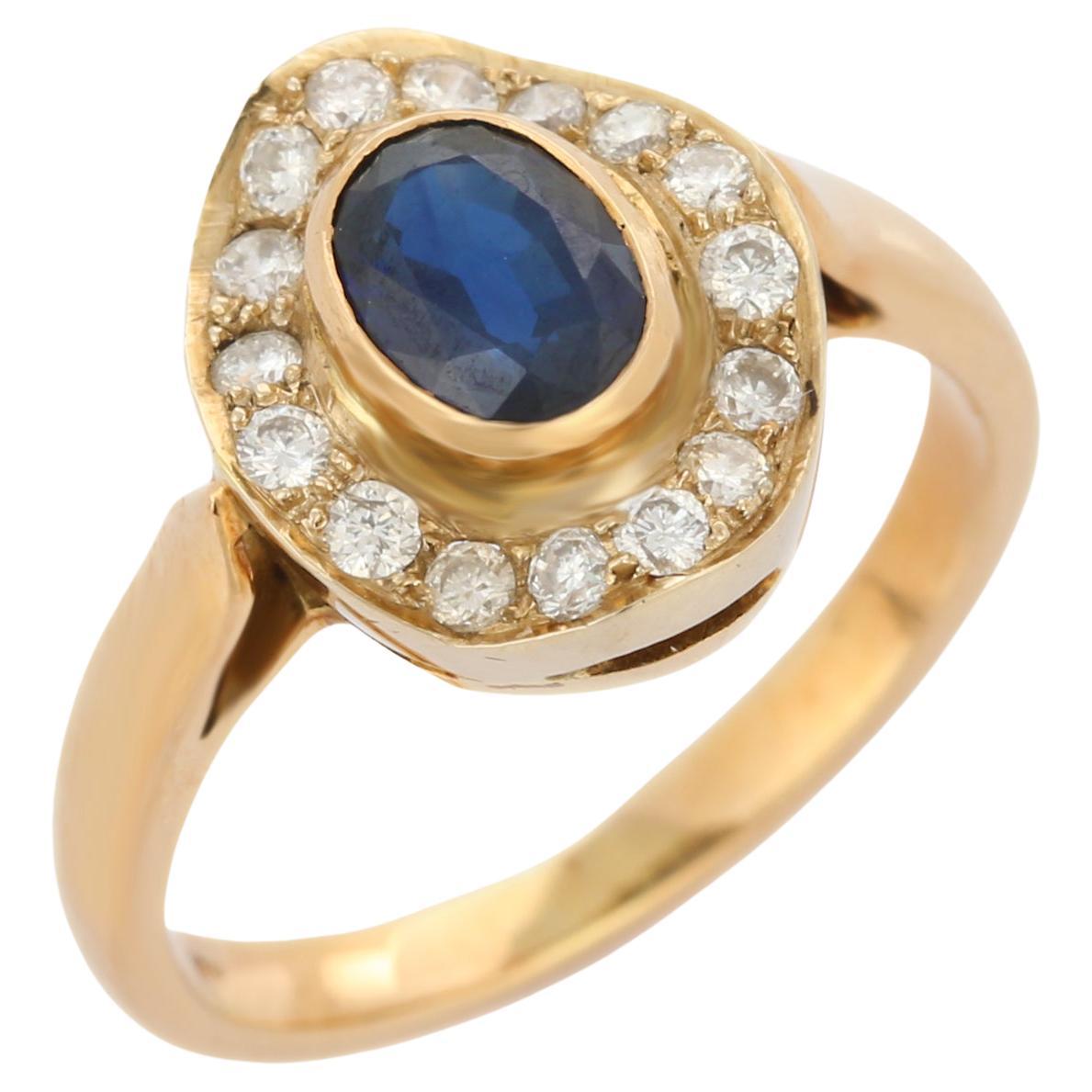 For Sale:  Alluring 18K Solid Yellow Gold Blue Sapphire Diamond Ring, Yellow Gold Ring