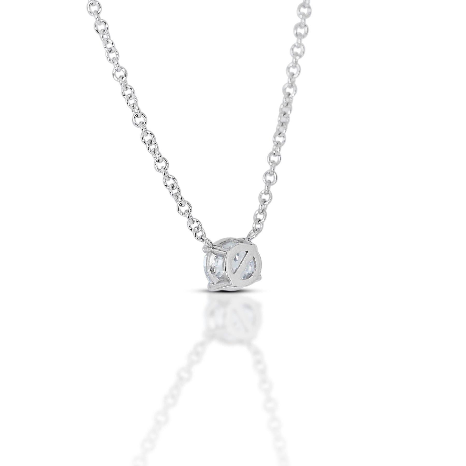 Collana con diamanti in oro bianco 18 carati con ciondolo da 0,32 carati - Certificato GIA In condizioni Nuovo in vendita a רמת גן, IL