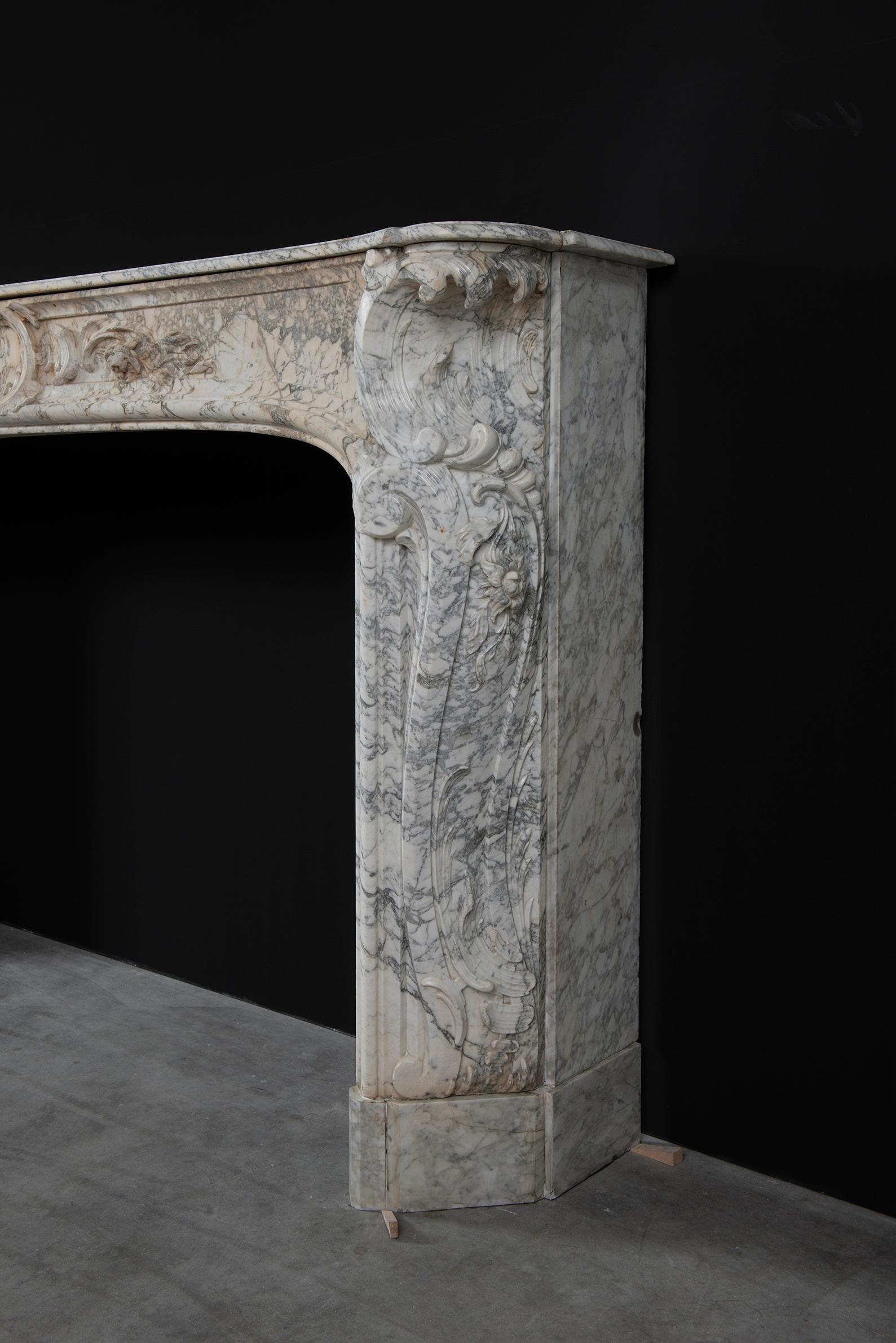 Alluring 18th Century Dutch Louis XV Fireplace Mantel For Sale 2