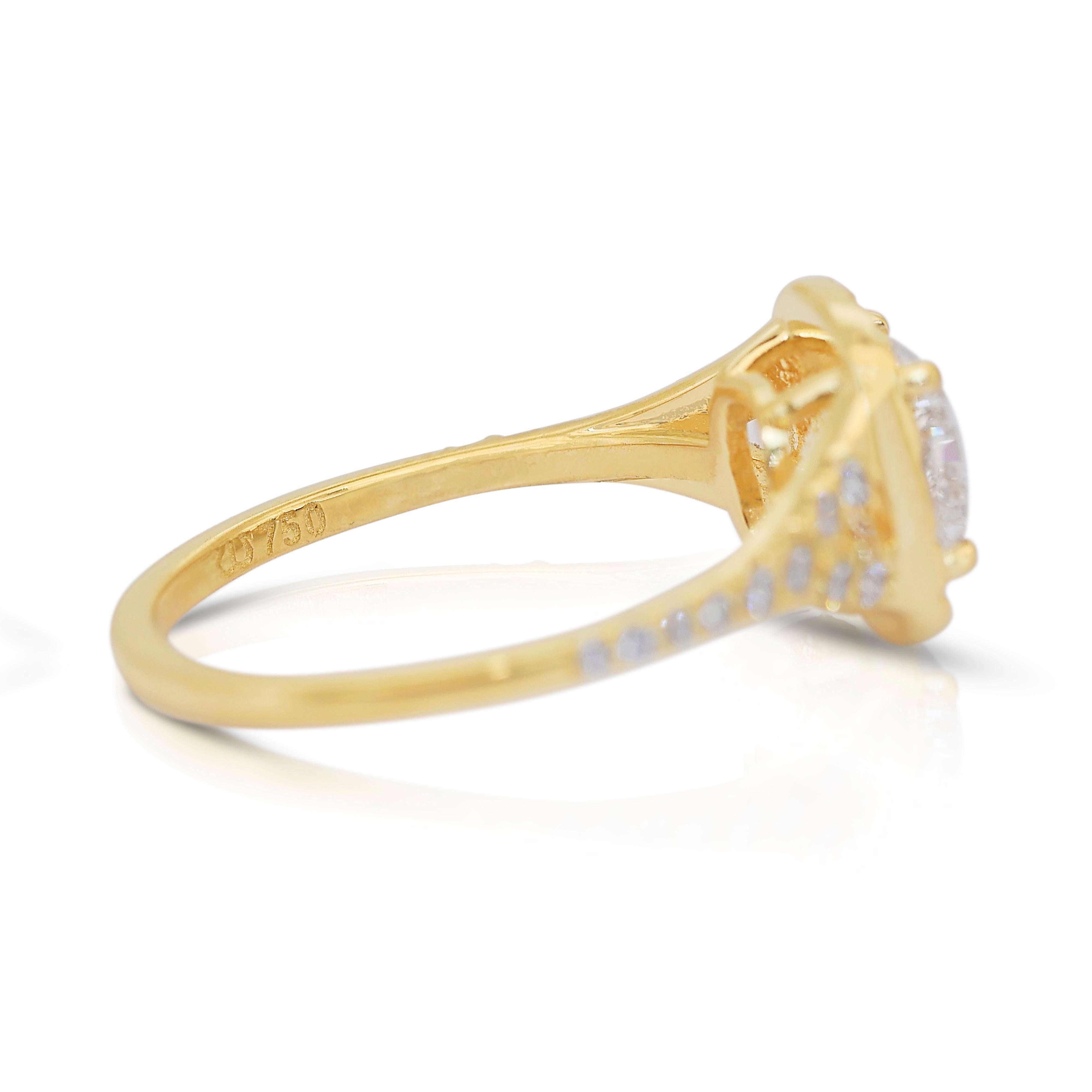 Verführerischer 1,91ct Diamanten Halo Ring in 18k Gelbgold - IGI zertifiziert (Kissenschliff) im Angebot