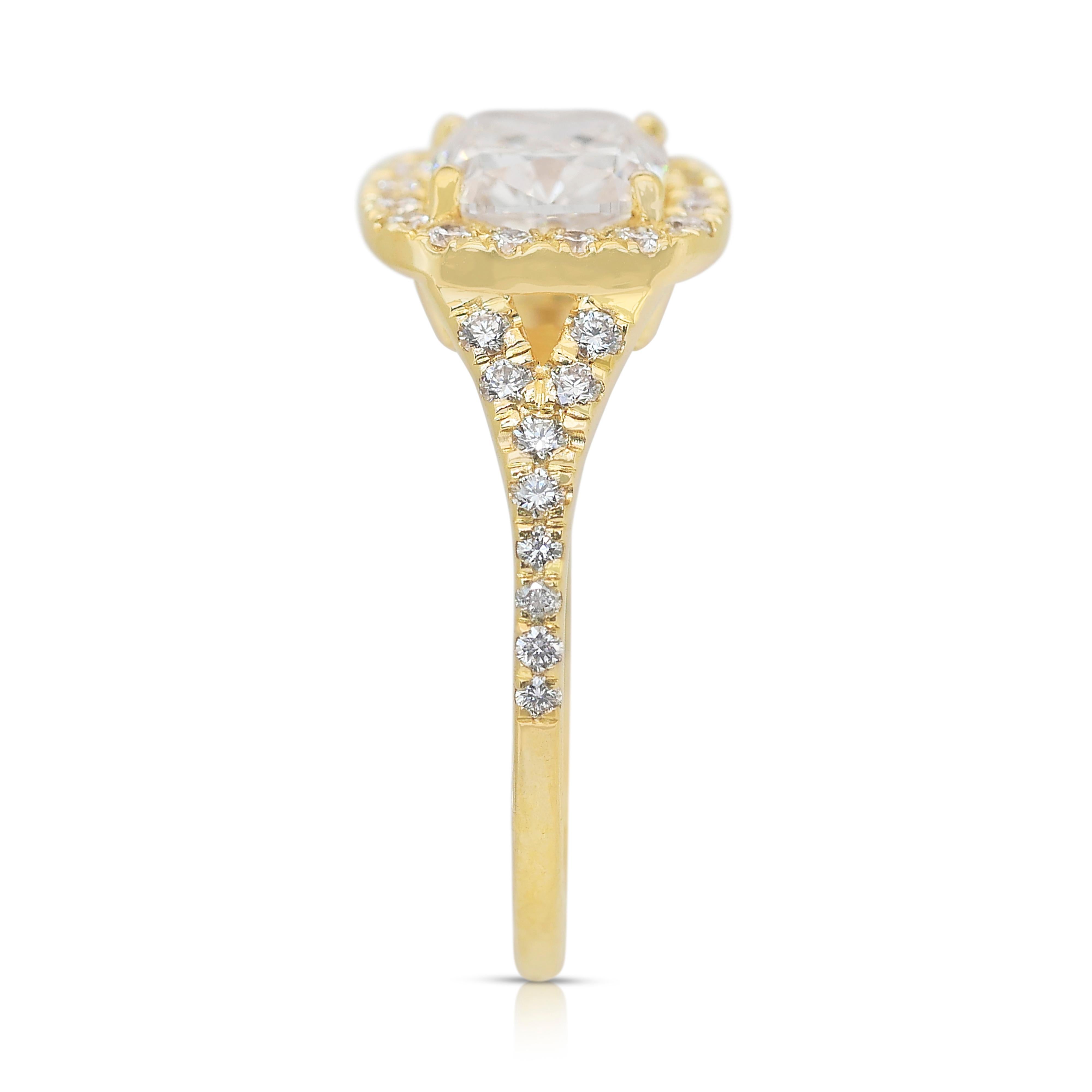 Verführerischer 1,91ct Diamanten Halo Ring in 18k Gelbgold - IGI zertifiziert im Angebot 1