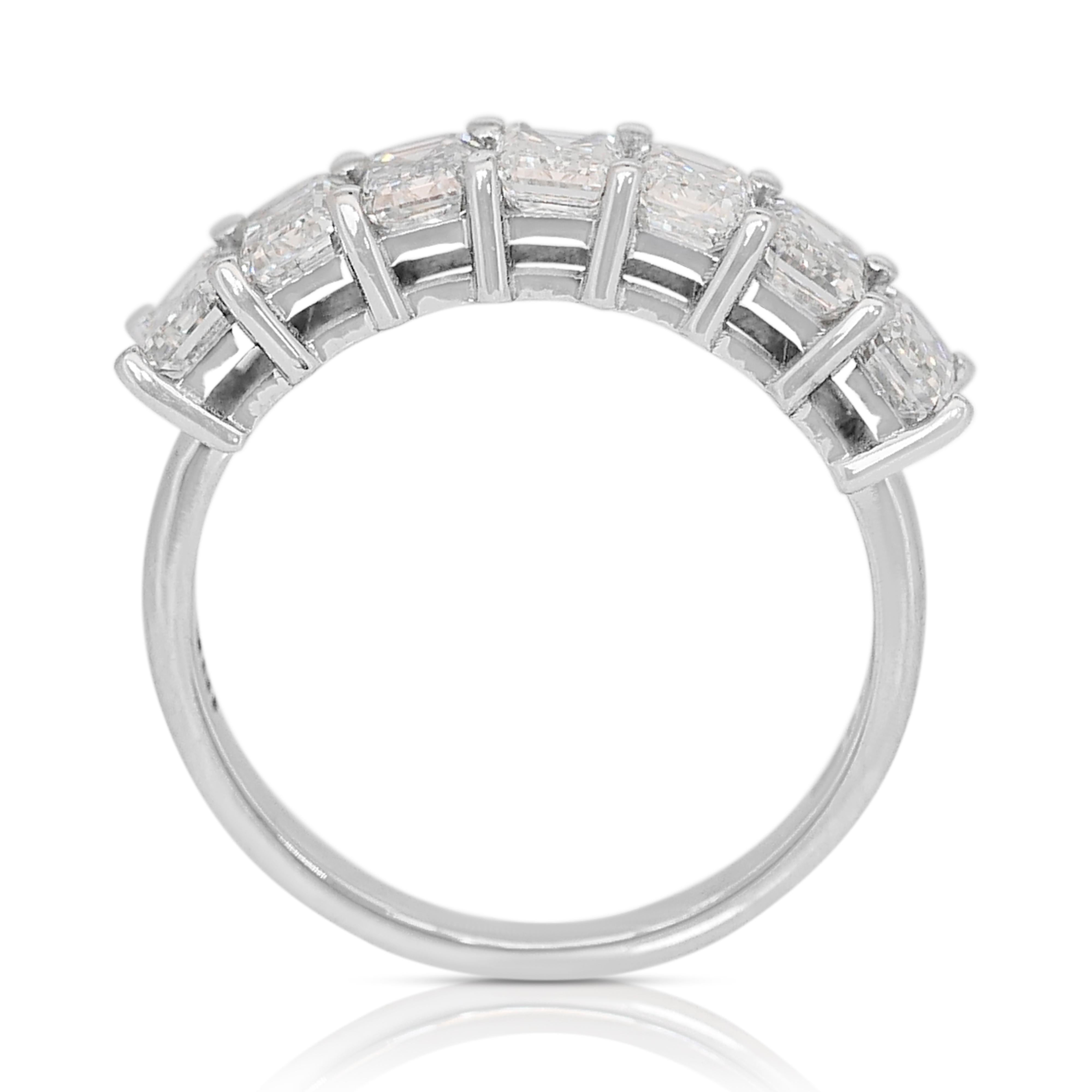 Bague demi-éternité en or blanc 18 carats avec 2,81 carats de diamants - certifiée GIA Neuf - En vente à רמת גן, IL