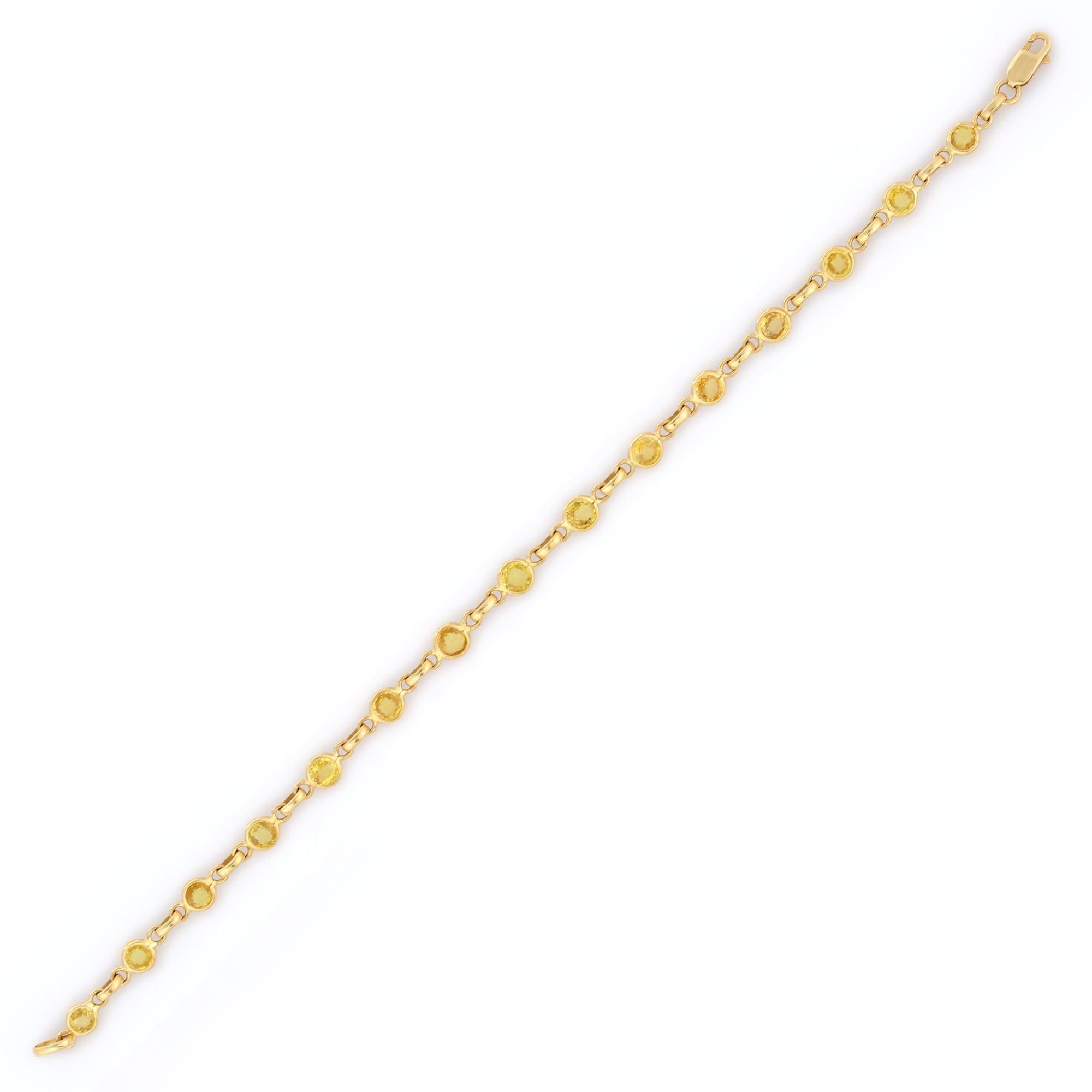 Modern Alluring 4.14 Ct Round Cut Yellow Sapphire Chain Bracelet in 18K Yellow Gold For Sale