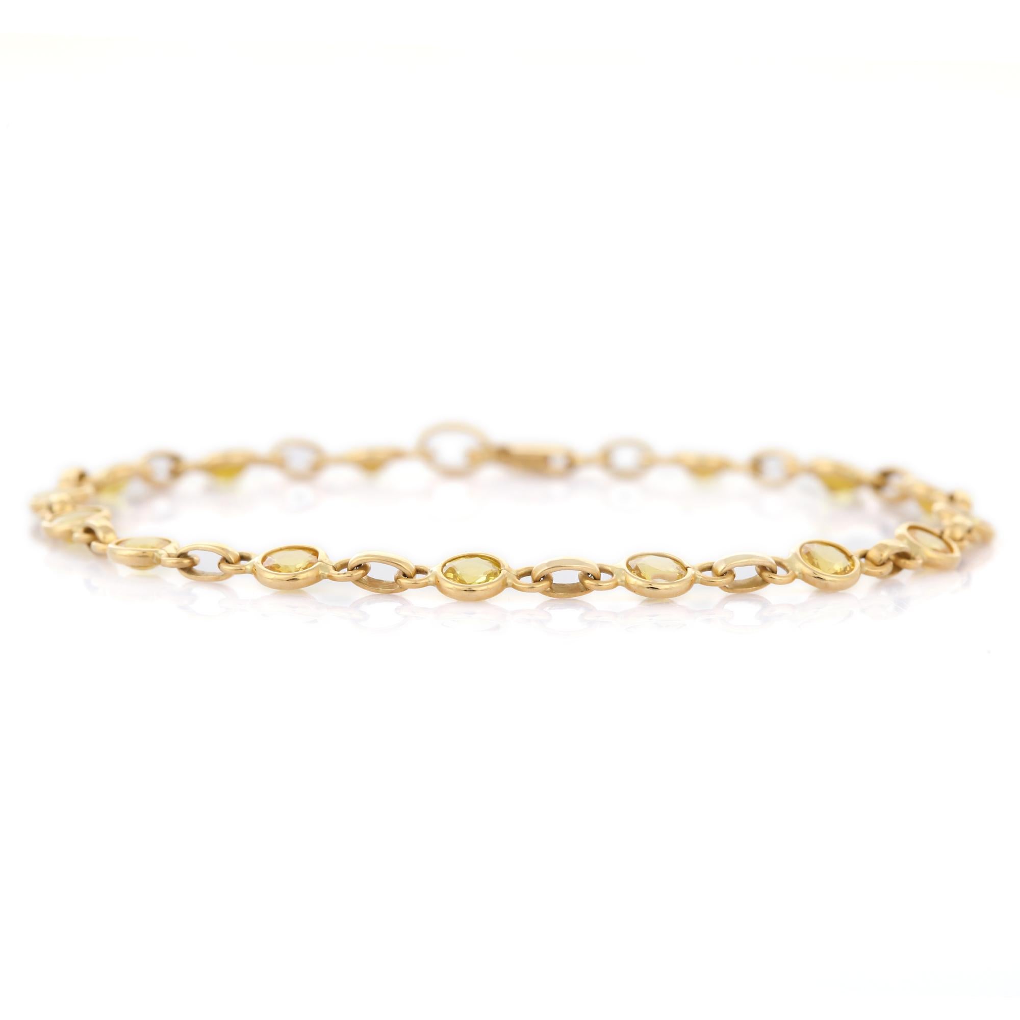 Alluring 4.14 Ct Round Cut Yellow Sapphire Chain Bracelet in 18K Yellow Gold In New Condition For Sale In Houston, TX