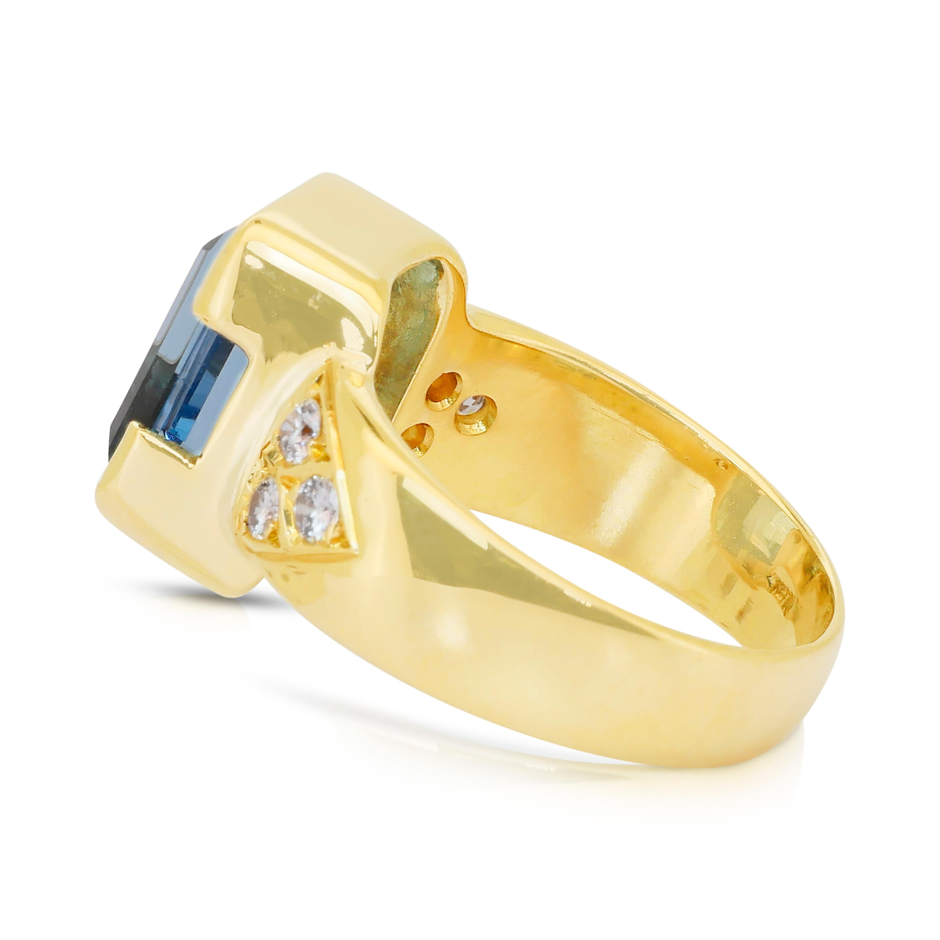 Bague cocktail en or jaune 18k avec aigue-marine et diamants de 6,42ct en vente 1