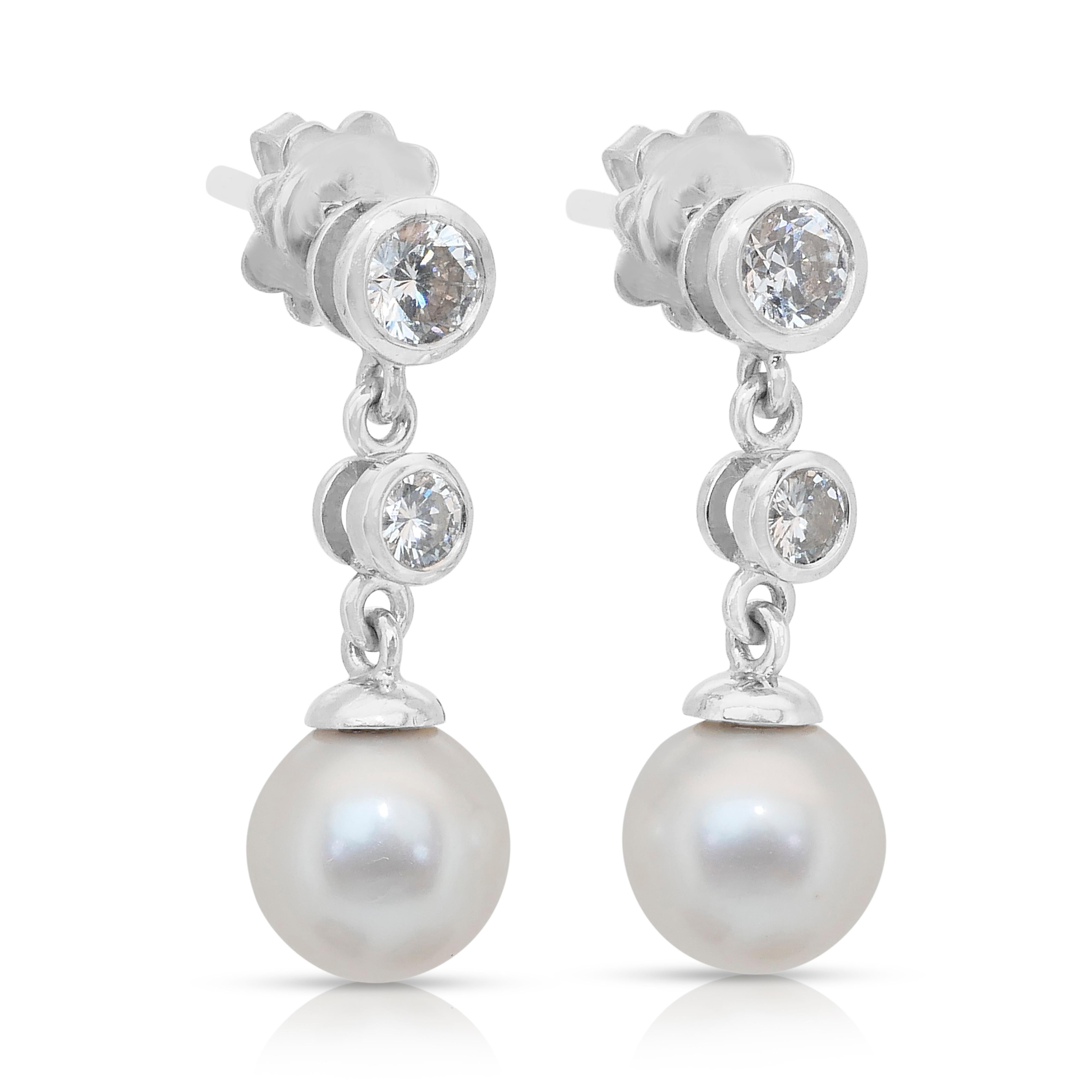 Alluring 9.35ct Fresh Water Cultured Pearls and Diamonds Drop Earrings In New Condition For Sale In רמת גן, IL
