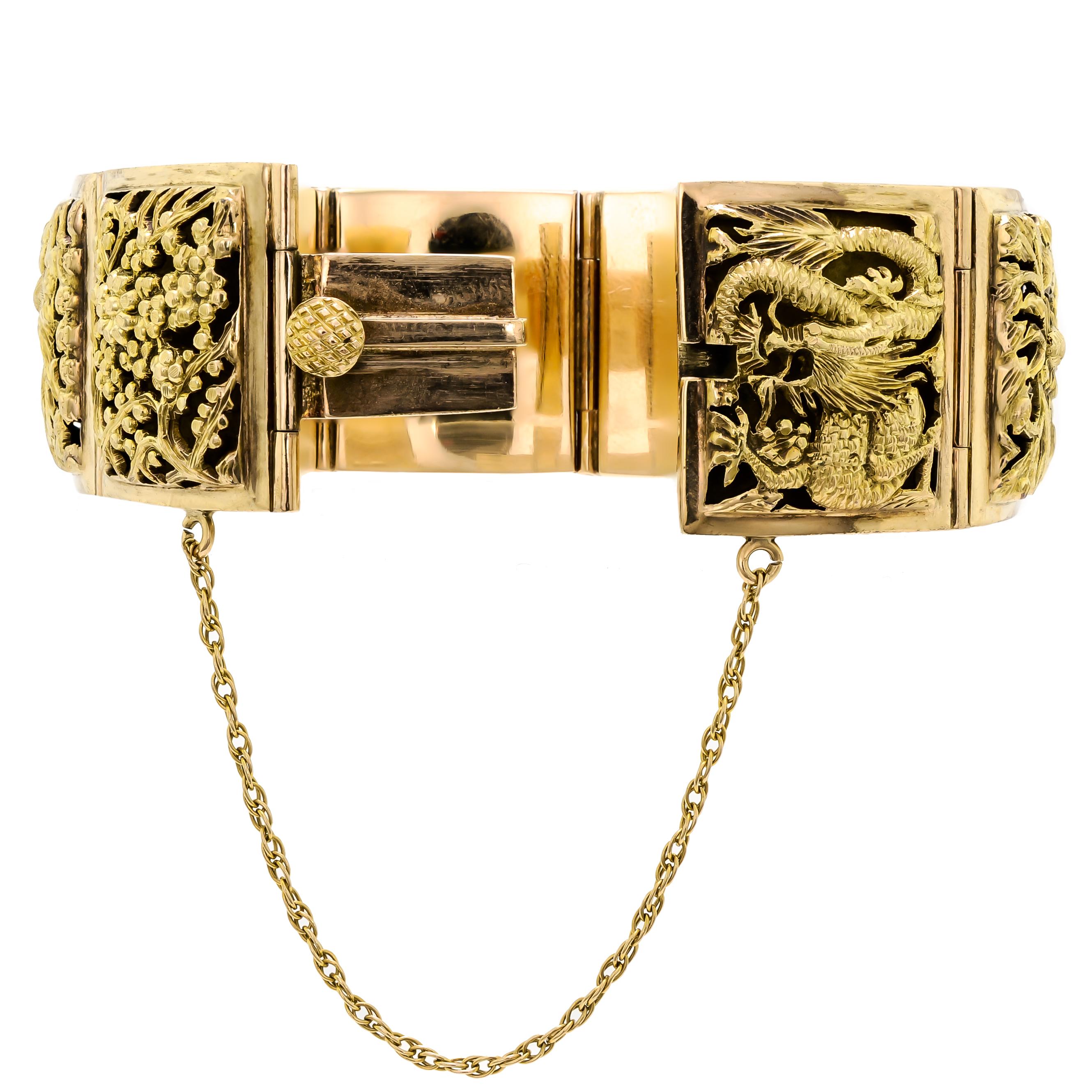 Alluring Midcentury 14 Karat Yellow Gold Chinoiserie Bracelet For Sale 4