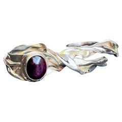Alma al Viento Ring in 950 Silver and Star Ruby by Macarena Ravioly