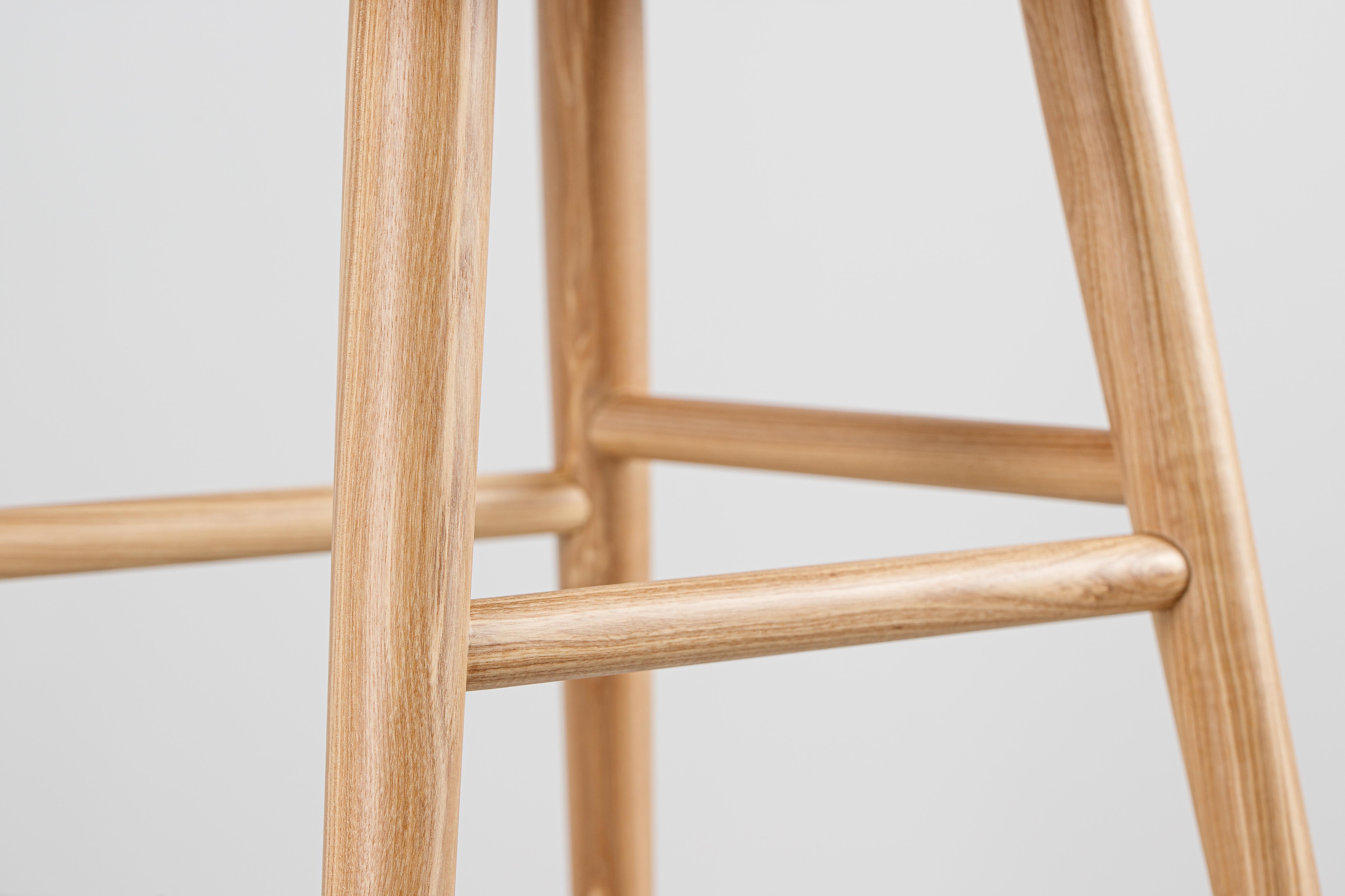 Anvil Ash Massivholz Bar Stühle mit Rückenlehne im Angebot 4
