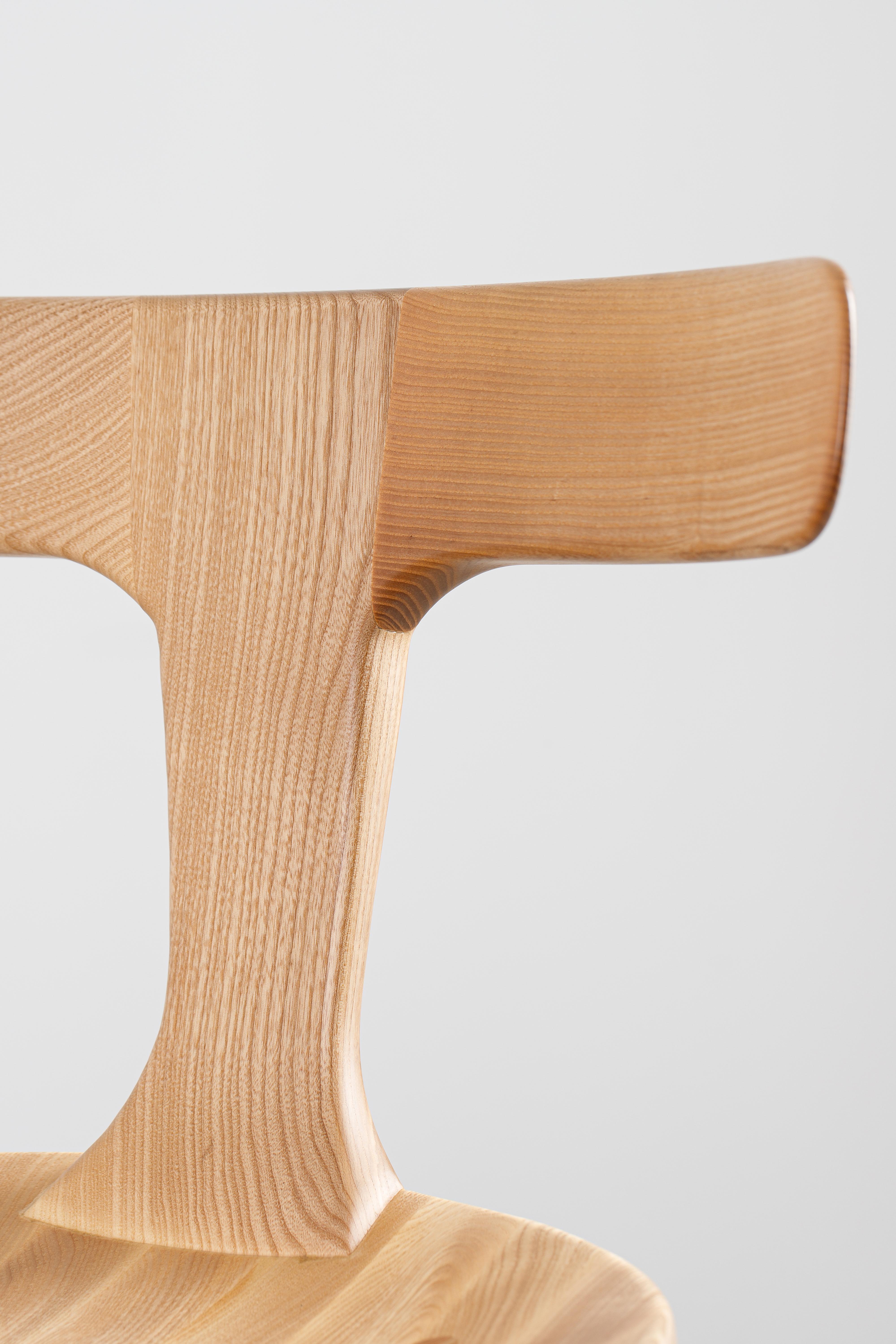 Anvil Ash Massivholz Bar Stühle mit Rückenlehne (21. Jahrhundert und zeitgenössisch) im Angebot