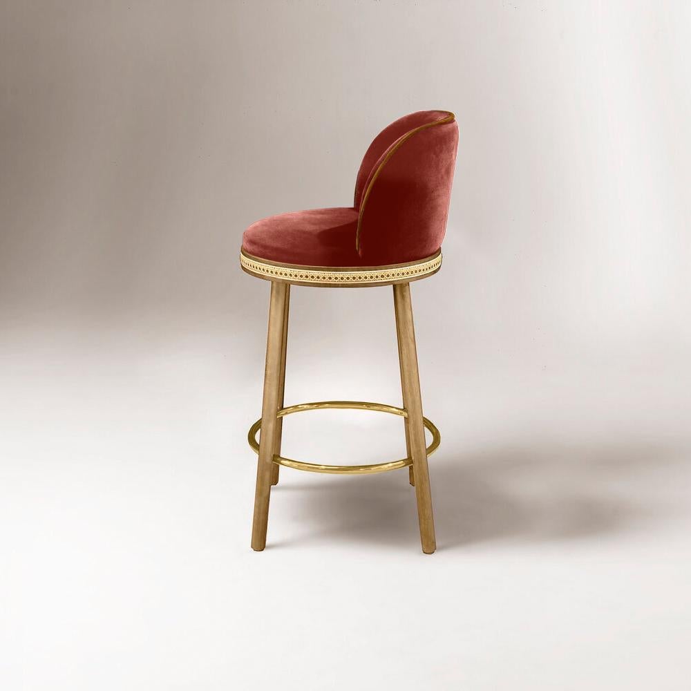 Alma counter & bar stool. As any admirer would experience gazing at its muse, it is impossible not to feel enchanted and almost hypnotized by the refined, sensual lines and the delightfully charming soul of Alma Bar Stool. In a piece that combines