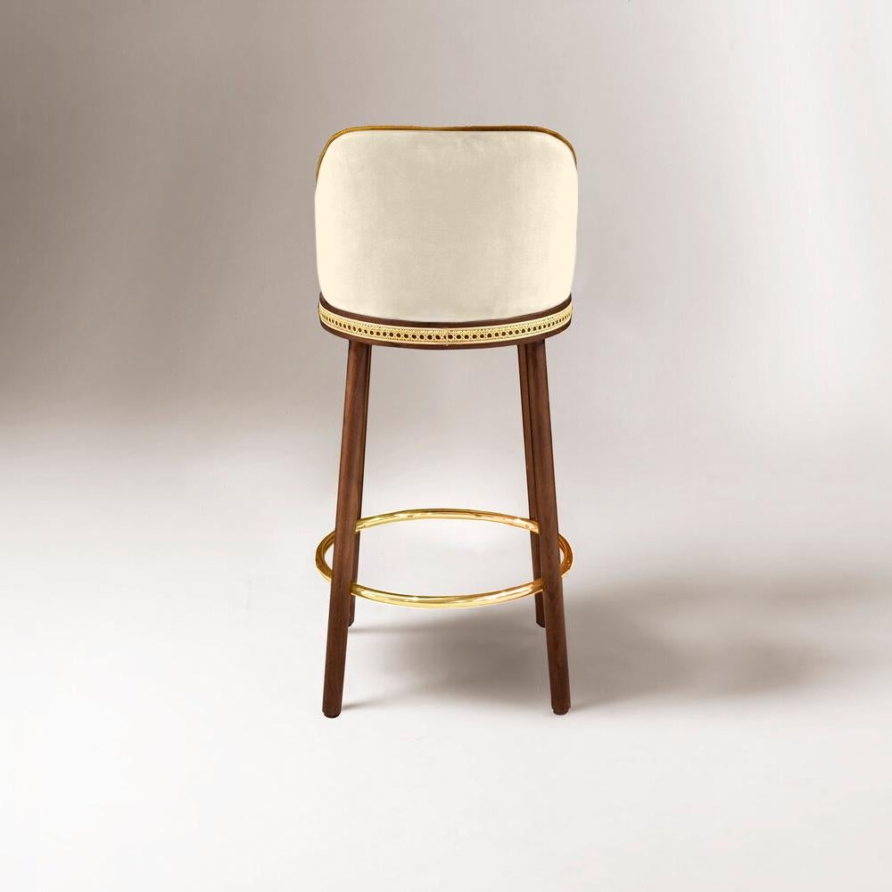 Moderne Tabouret de bar Alma, noyer naturel/laiton poli/nuage en vente