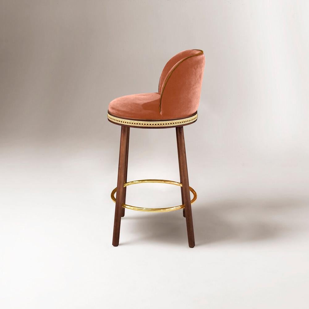 Alma counter & bar stool. As any admirer would experience gazing at its muse, it is impossible not to feel enchanted and almost hypnotized by the refined, sensual lines and the delightfully charming soul of Alma Bar Stool. In a piece that combines