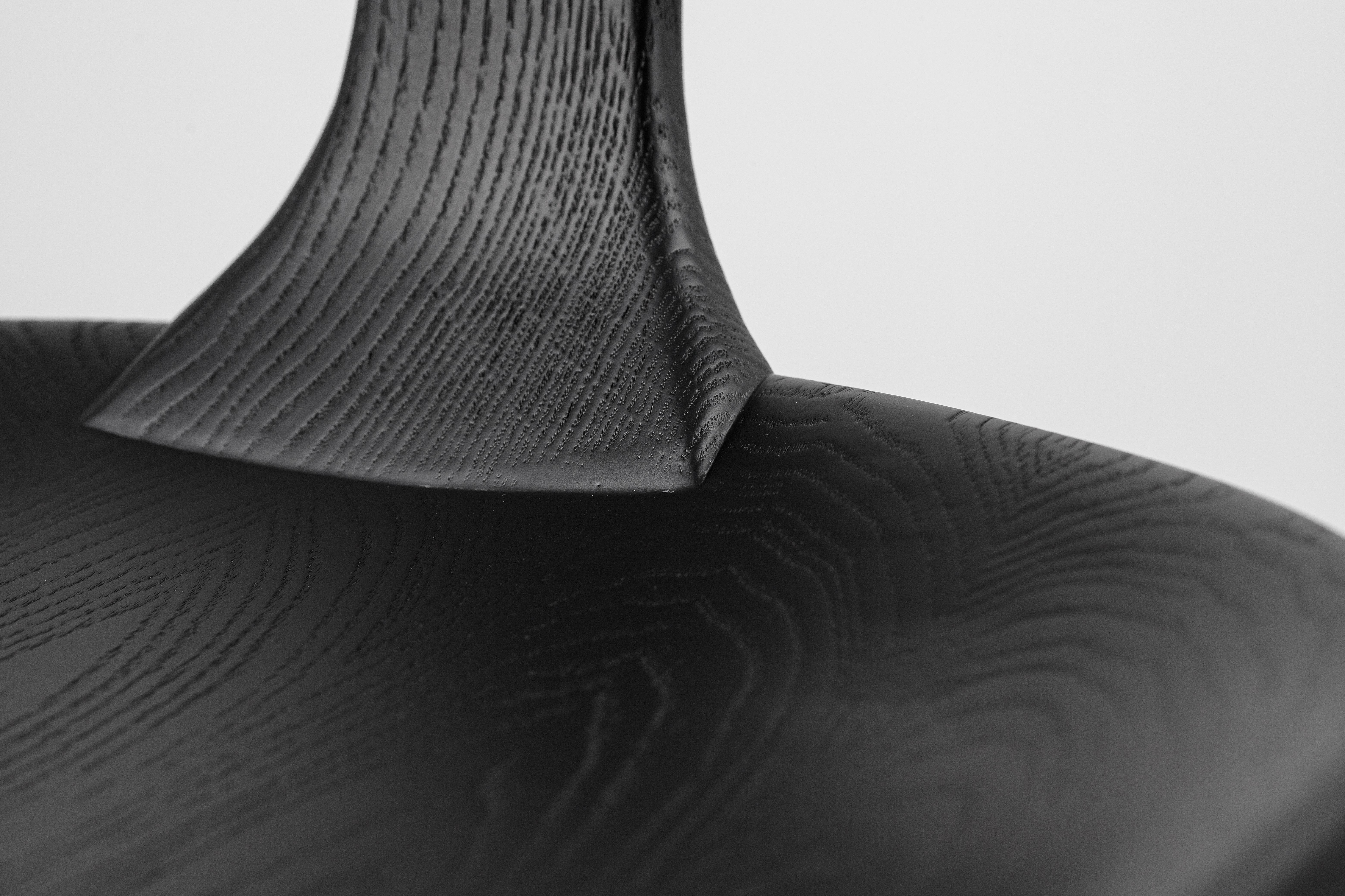 Chaises de bar Anvil en bois massif noir avec dossier Neuf - En vente à Naperville, IL