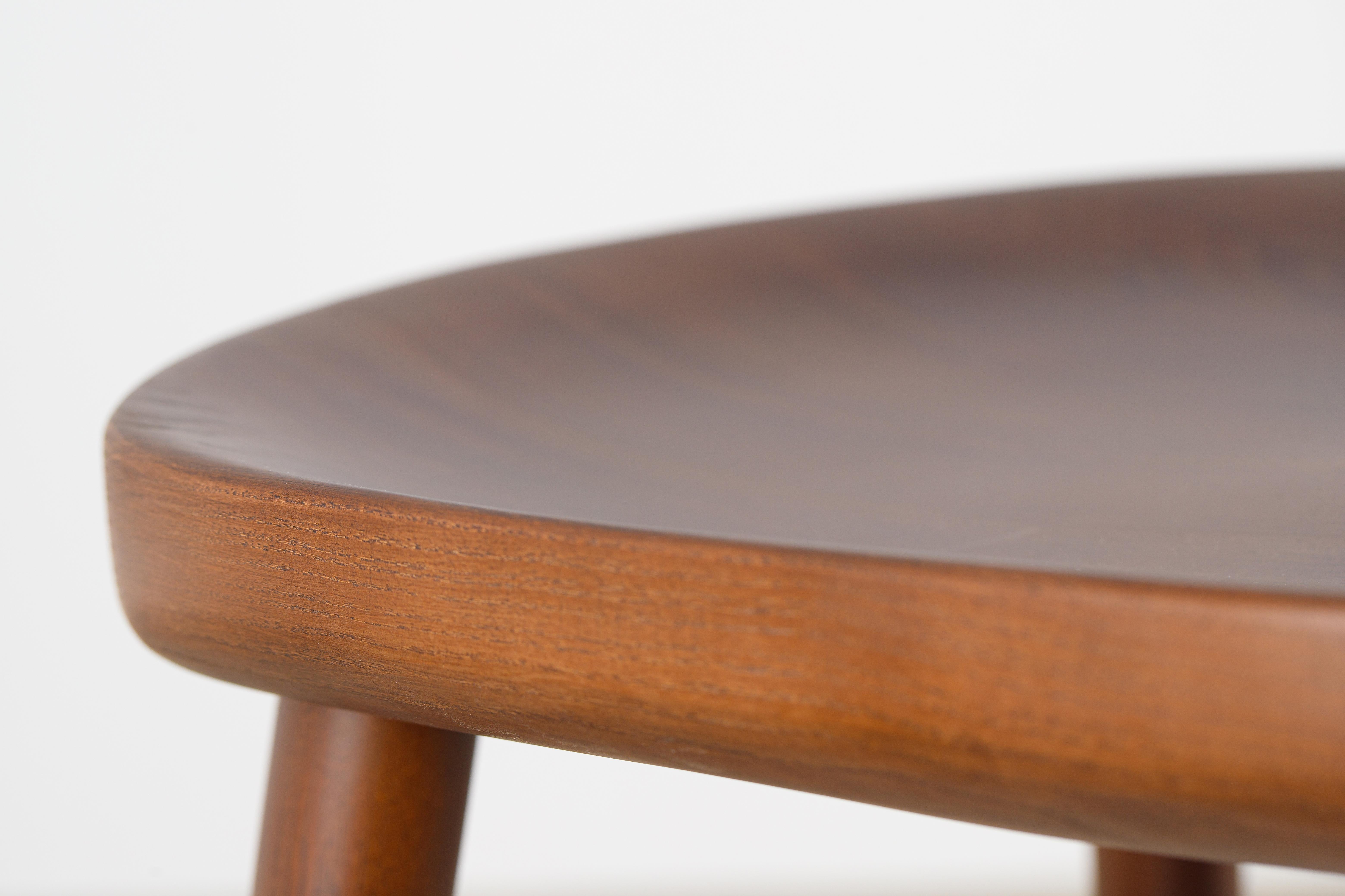 Alma Brown Counter Esche Massivholz Hocker im Angebot 3