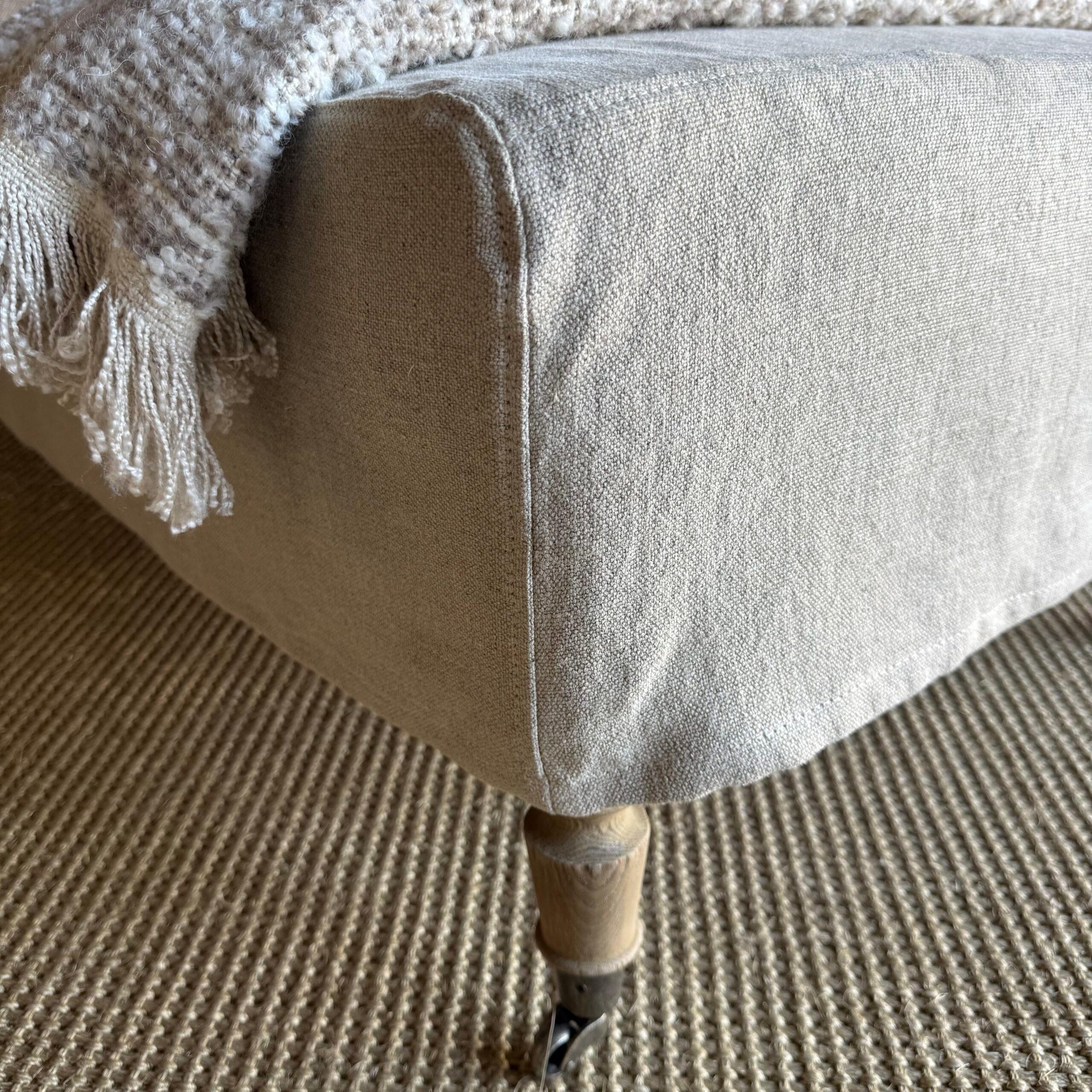XXI secolo e contemporaneo Alma Chaise Lounge Solo Coperta in vendita